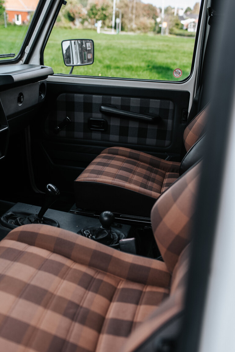 Interior image of 1989 Mercedes-Benz 300 GD