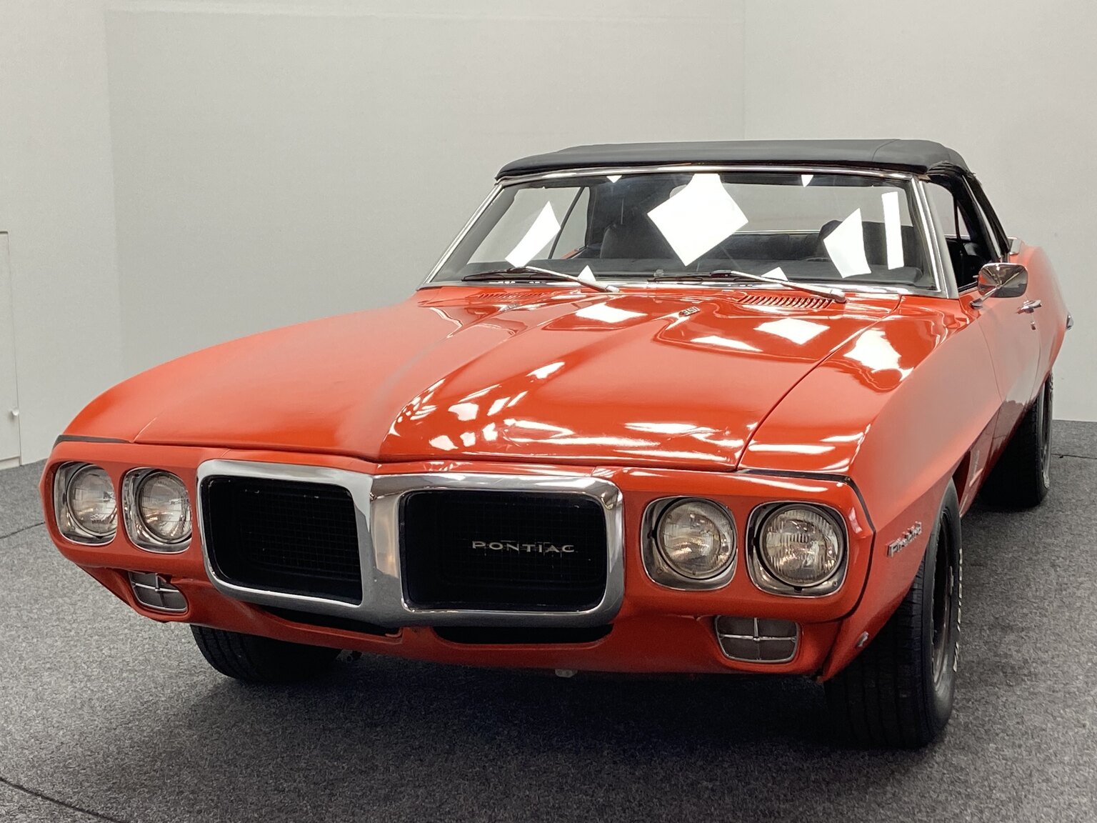 Exteriörbild på 1969 Pontiac Firebird