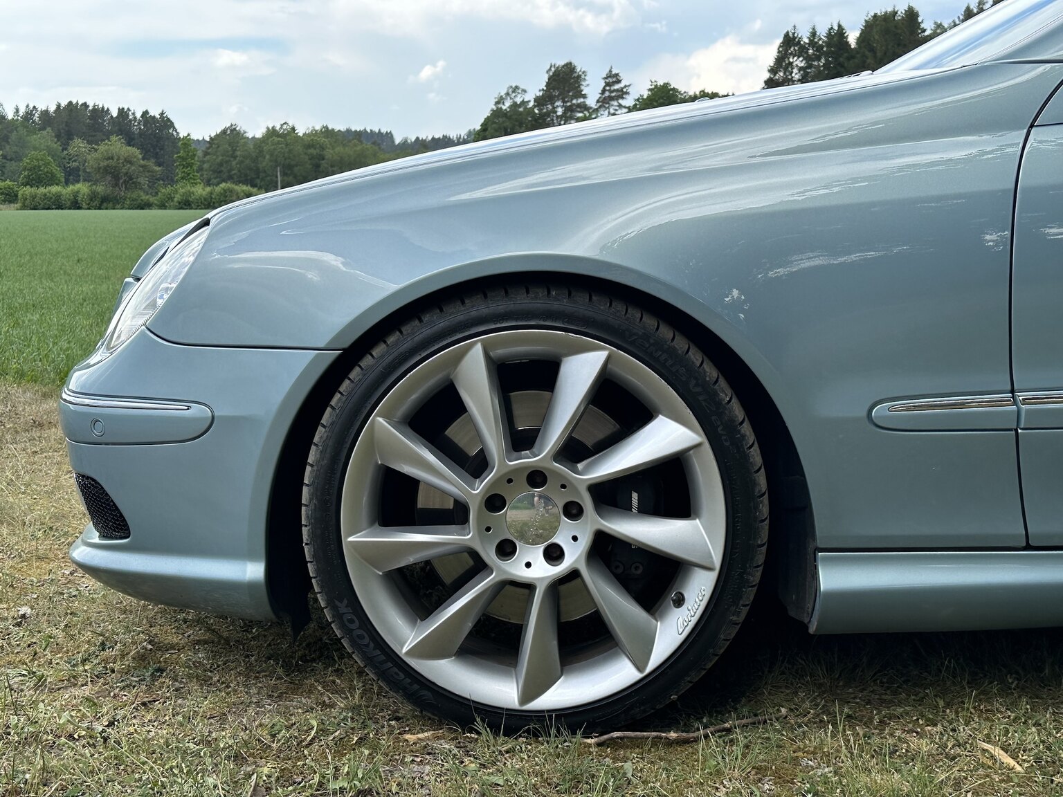 Exteriörbild på 2003 Mercedes CLK 500