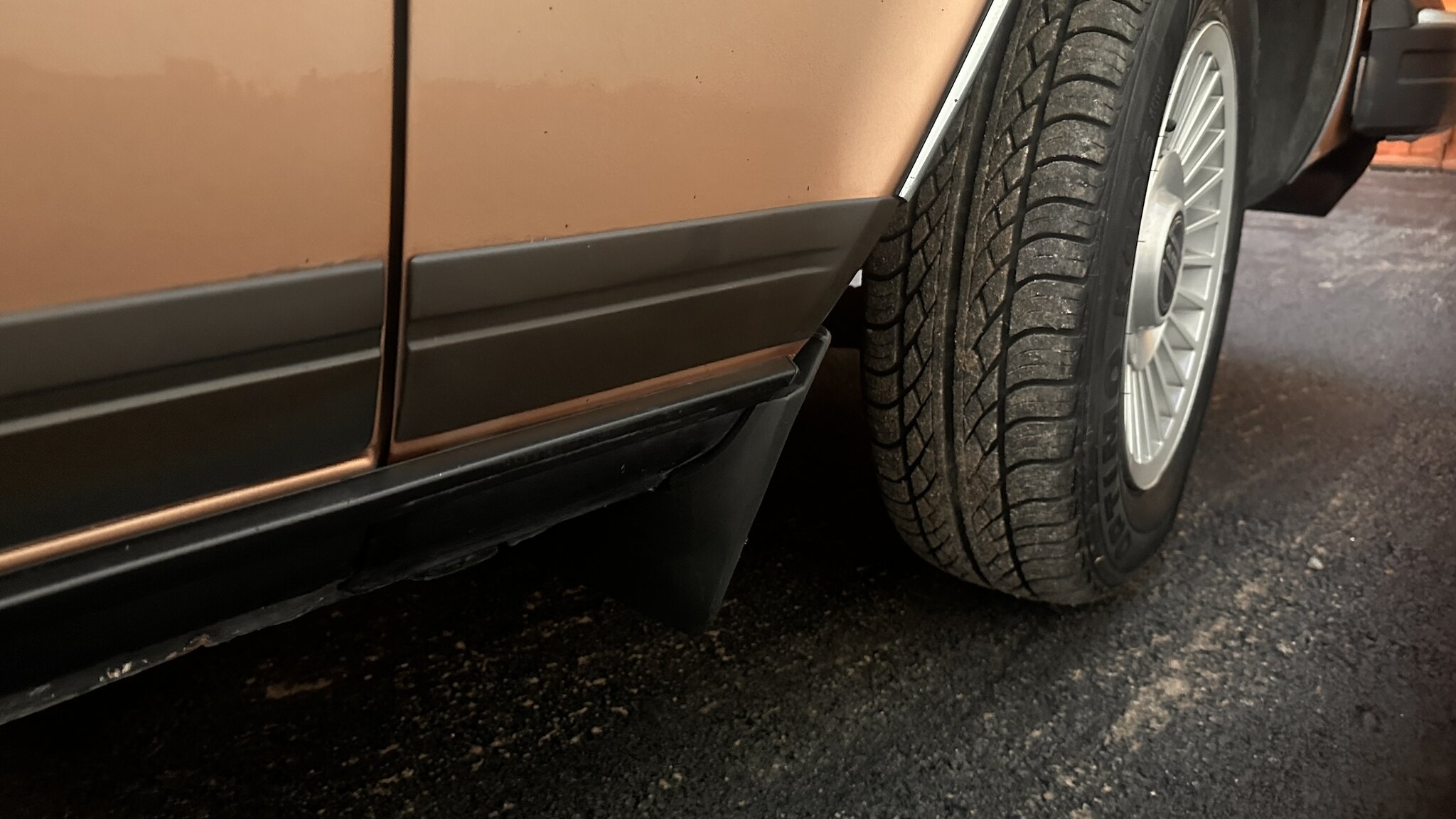 Exteriörbild på 1981 Volvo 244 GLE D6