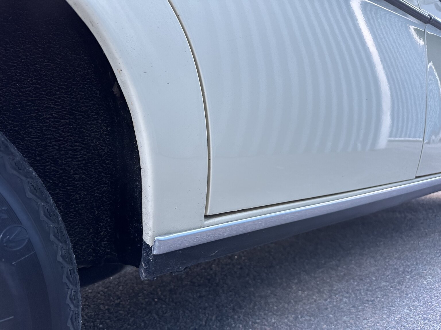 Exteriörbild på 1974 Mercedes Benz 230.6