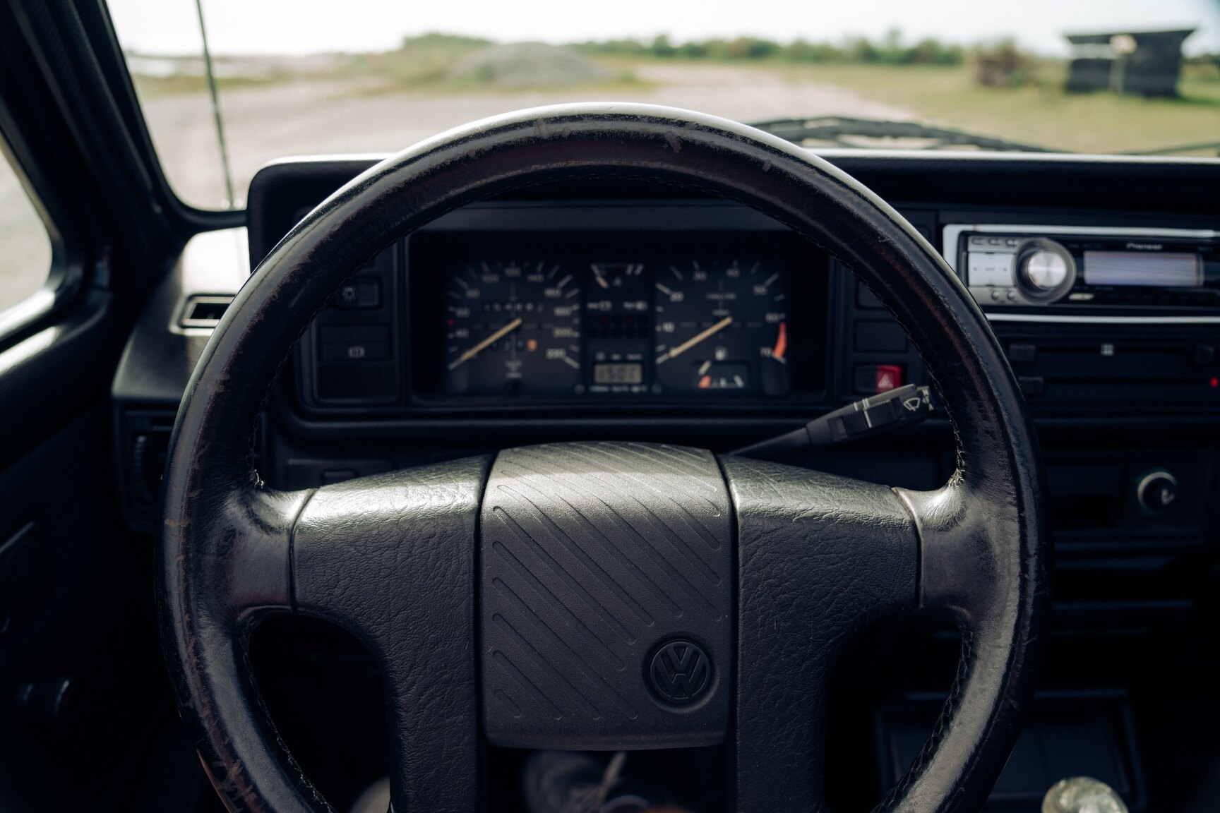 Innenraumfoto von 1991 VW Golf Cabriolet "Etienne Aigner Edition"