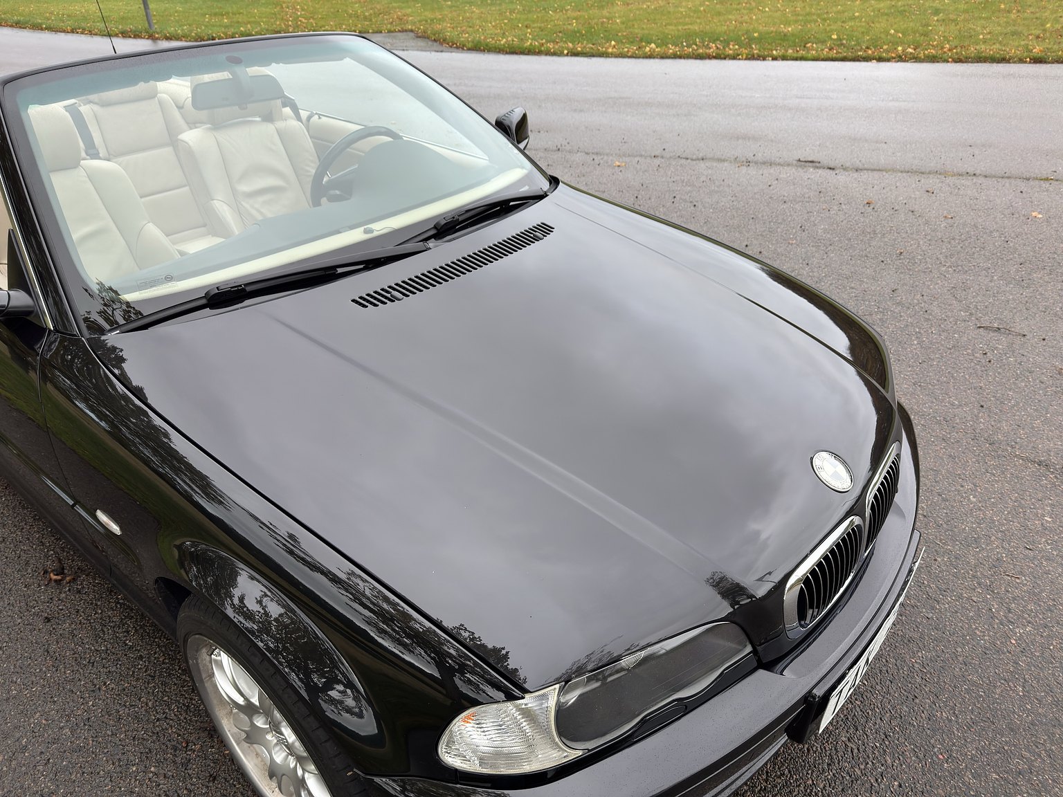 Exterior image of 2001 BMW 325IA CAB