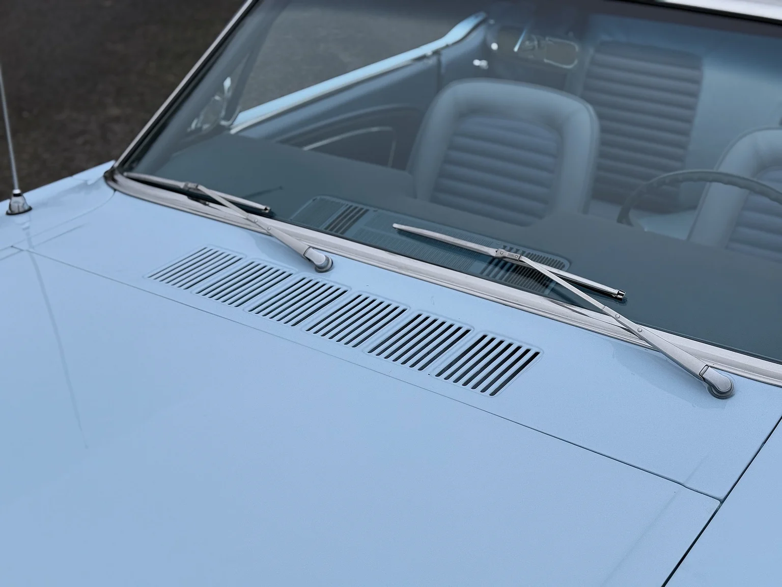 Exteriörbild på 1966 Ford Mustang Convertible 289 V8 (38)