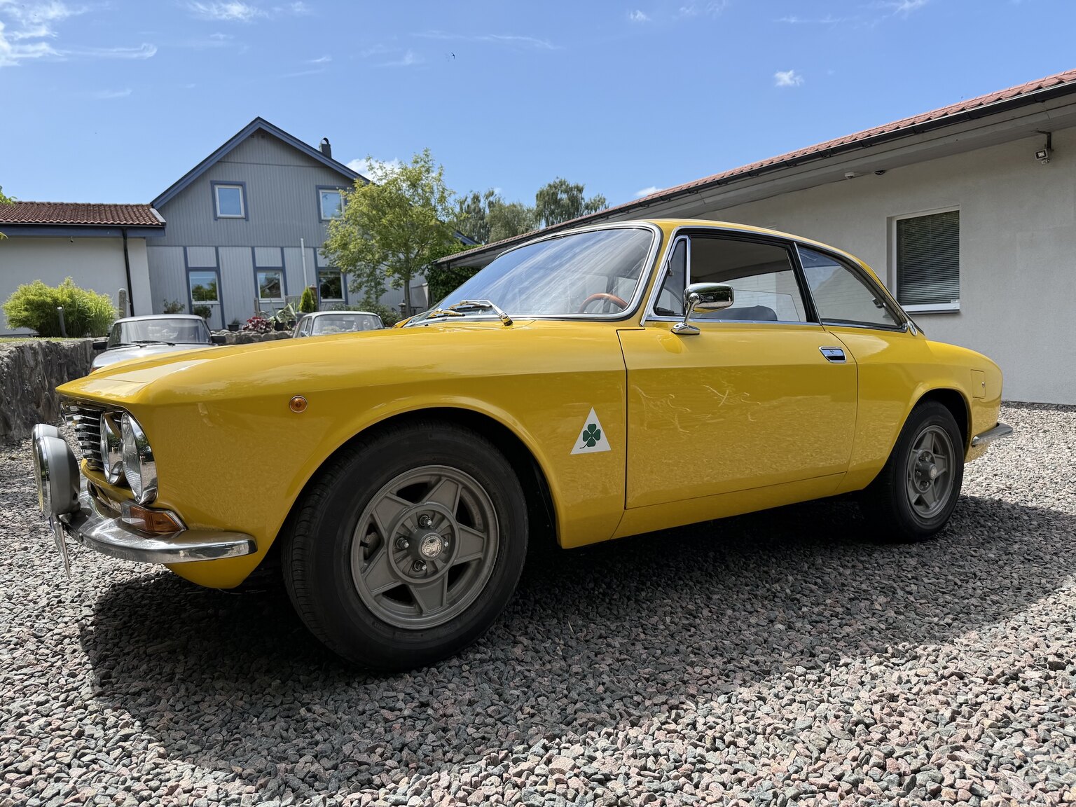 Exterior image of 1974 Alfa Romeo GT 1600 Junior
