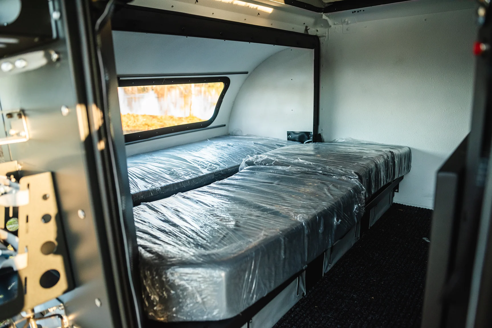 Interior image of 2020 Northea Camper Expedition Volkswagen Amarok (56)