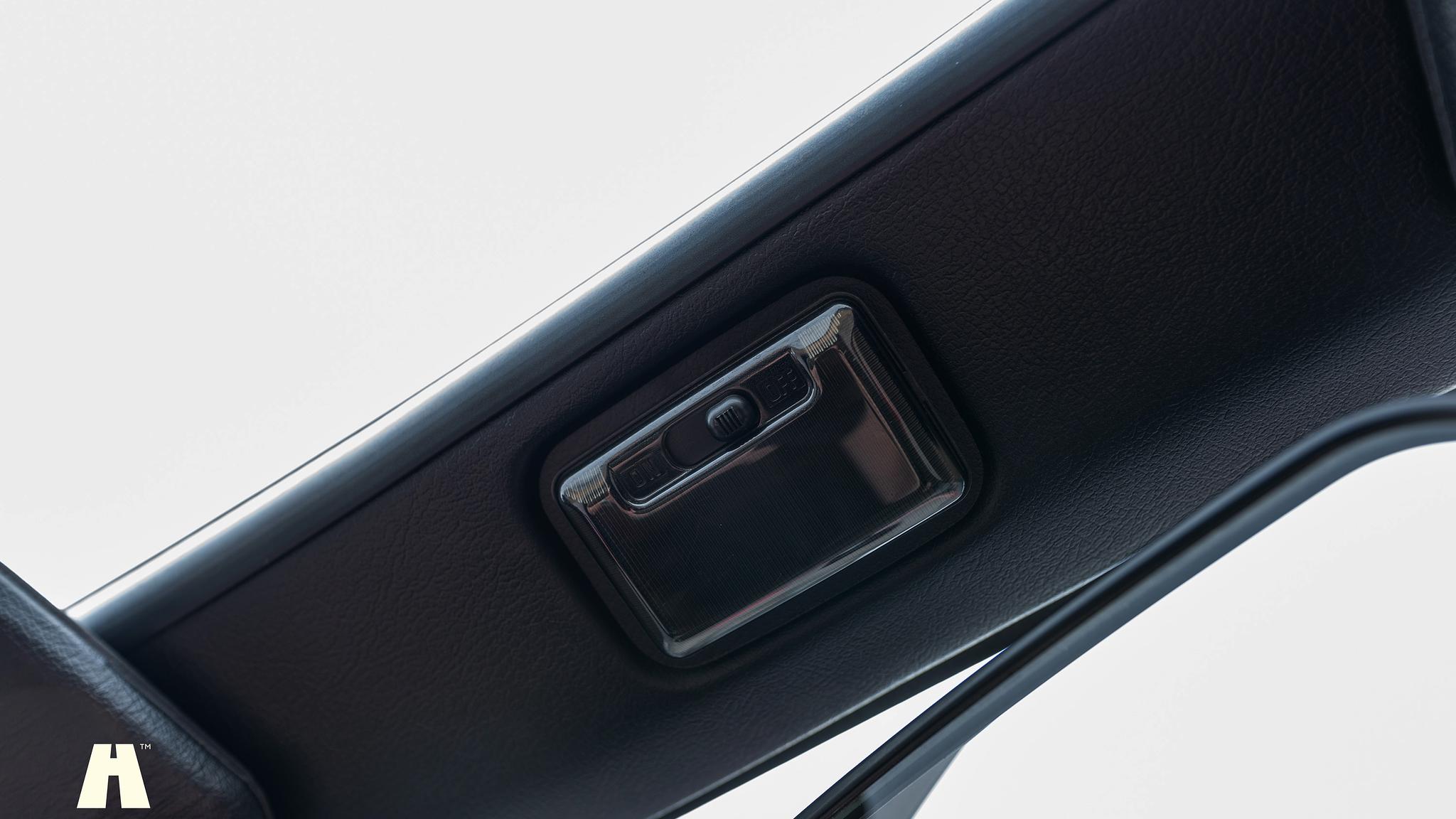 Innenraumfoto von 1997 Mazda MX-5 (63)