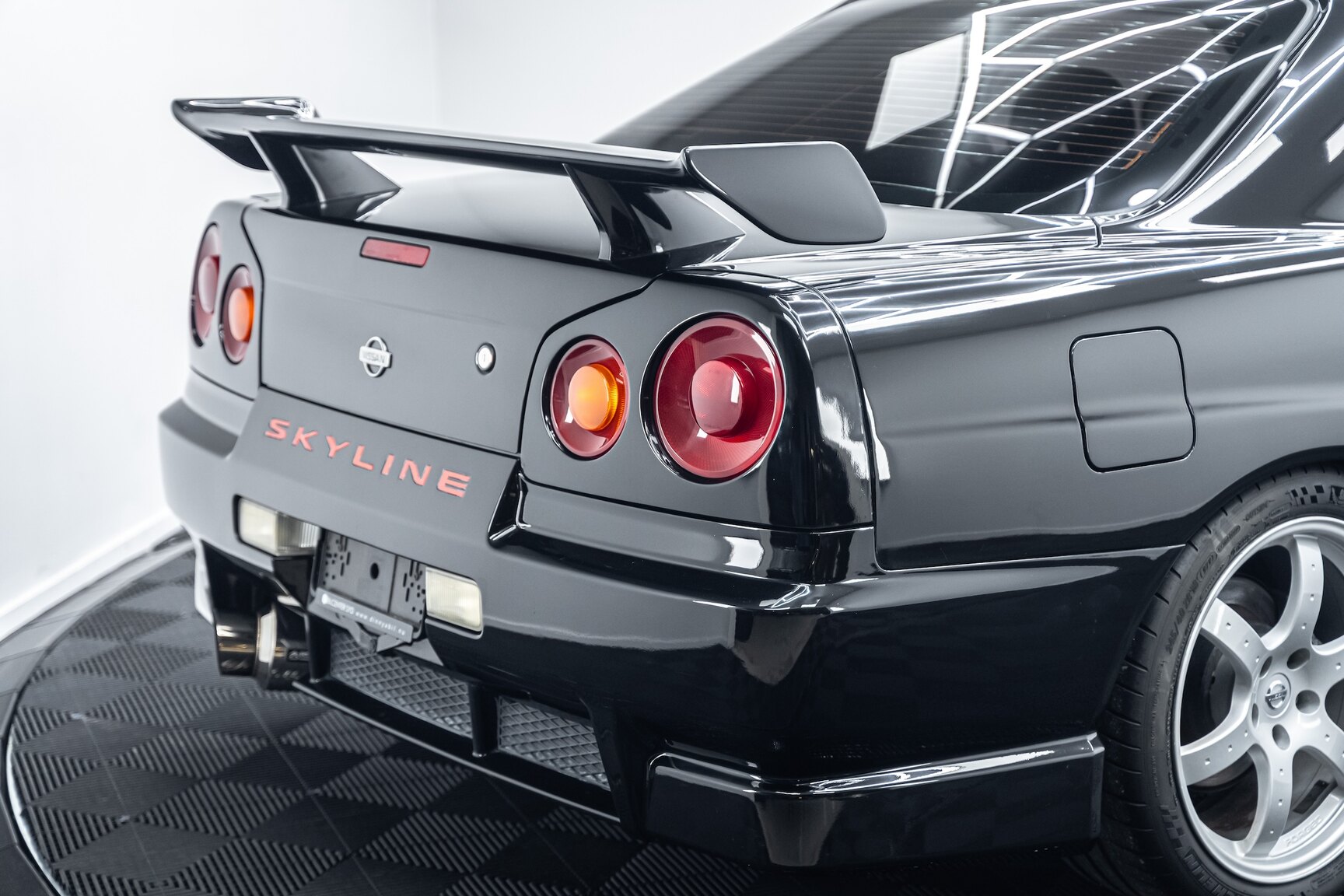 Exteriörbild på 2000 Nissan Skyline R34 GT-T Coupé