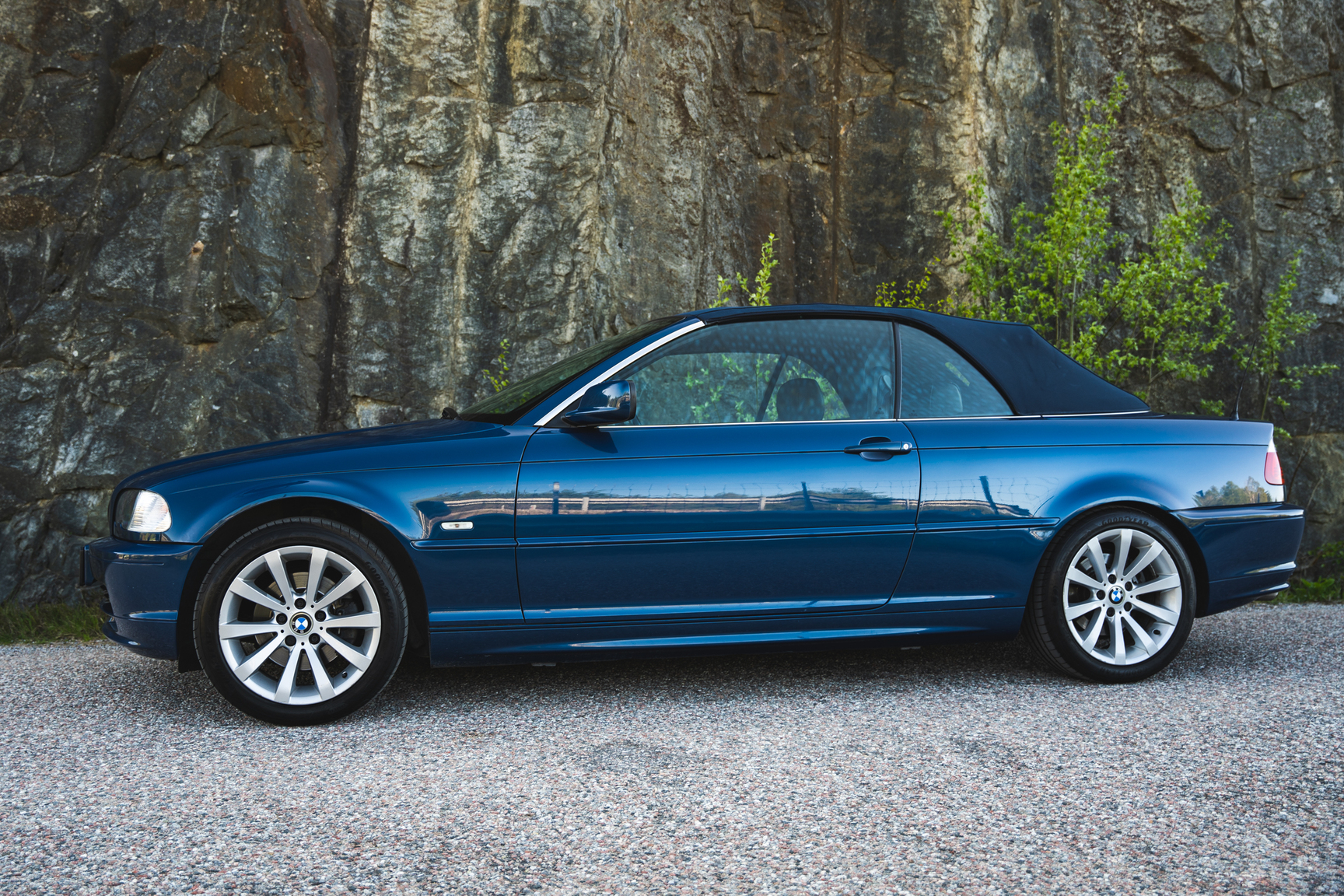 Exteriörbild på 2001 BMW E46 325 Cabriolet