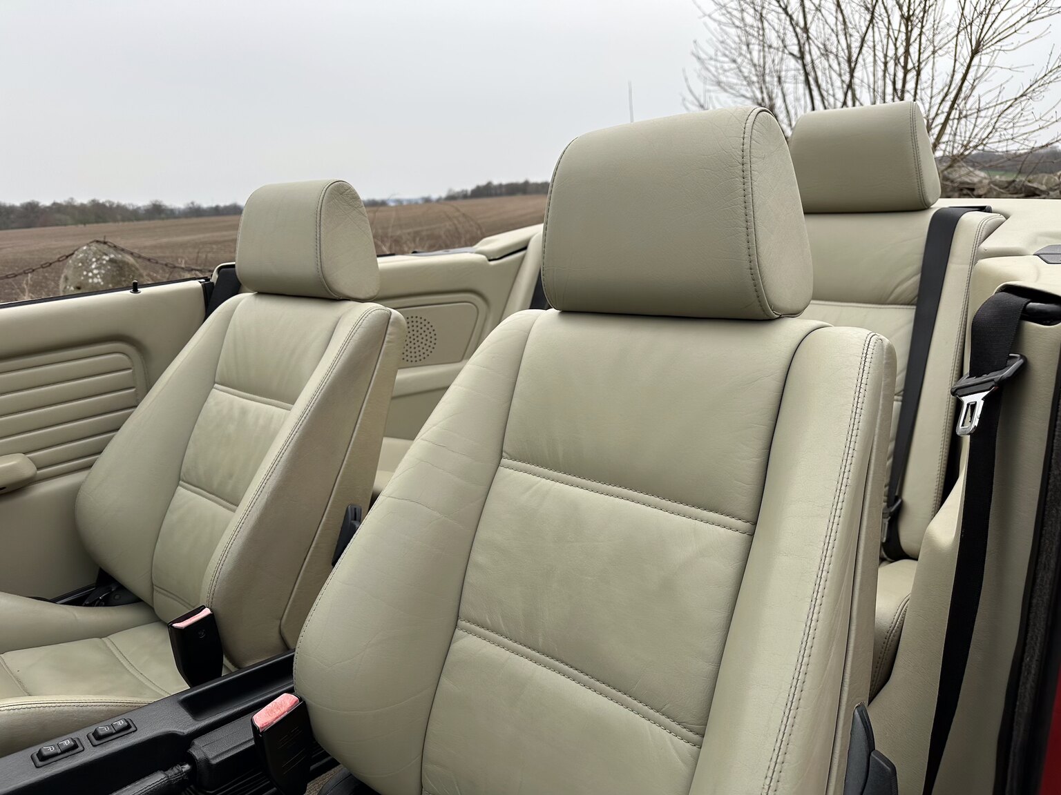 Innenraumfoto von 1987 BMW 325i Convertible (13)