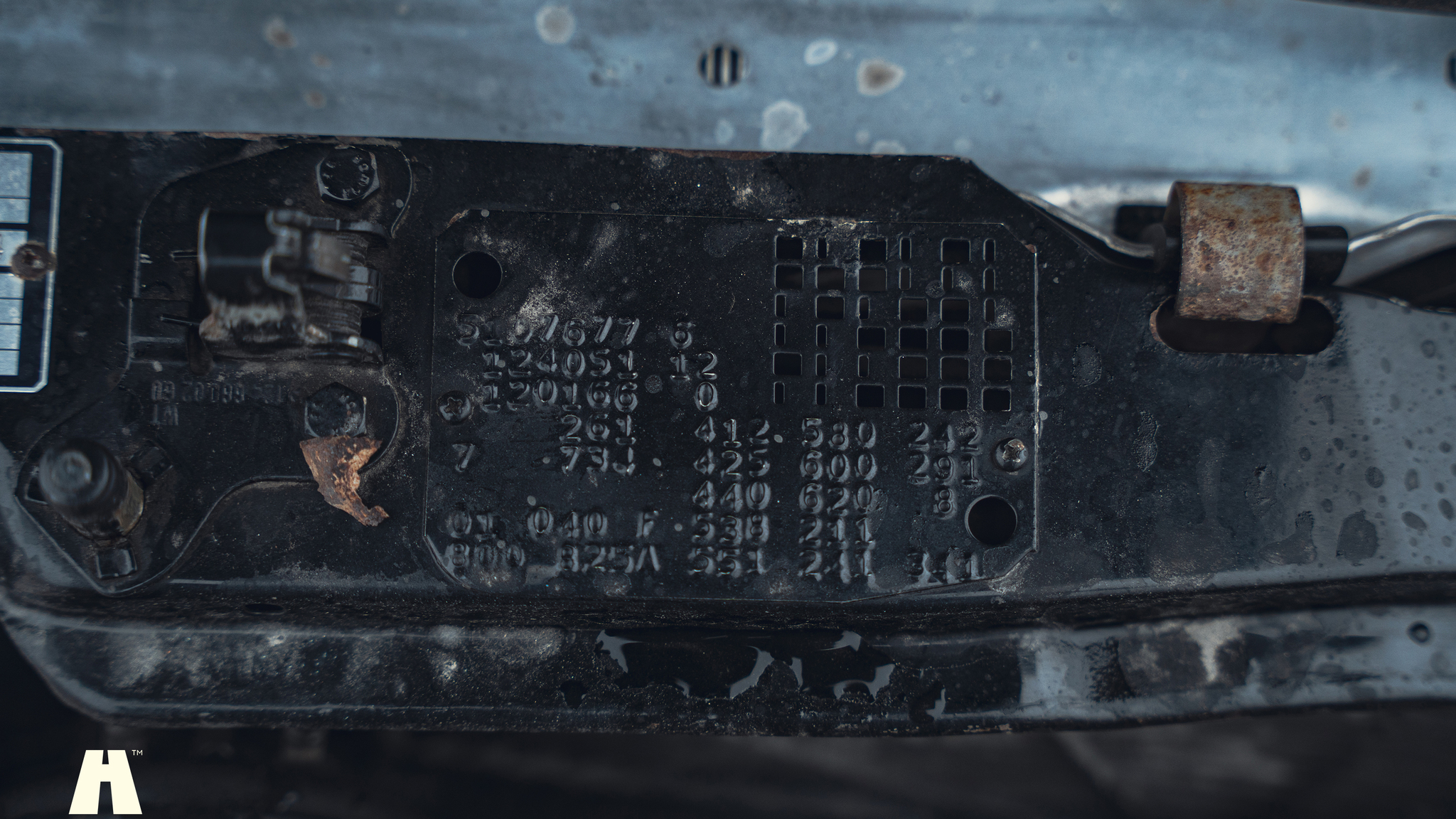 Image of 1990 Mercedes 300 CE-24 mechanics