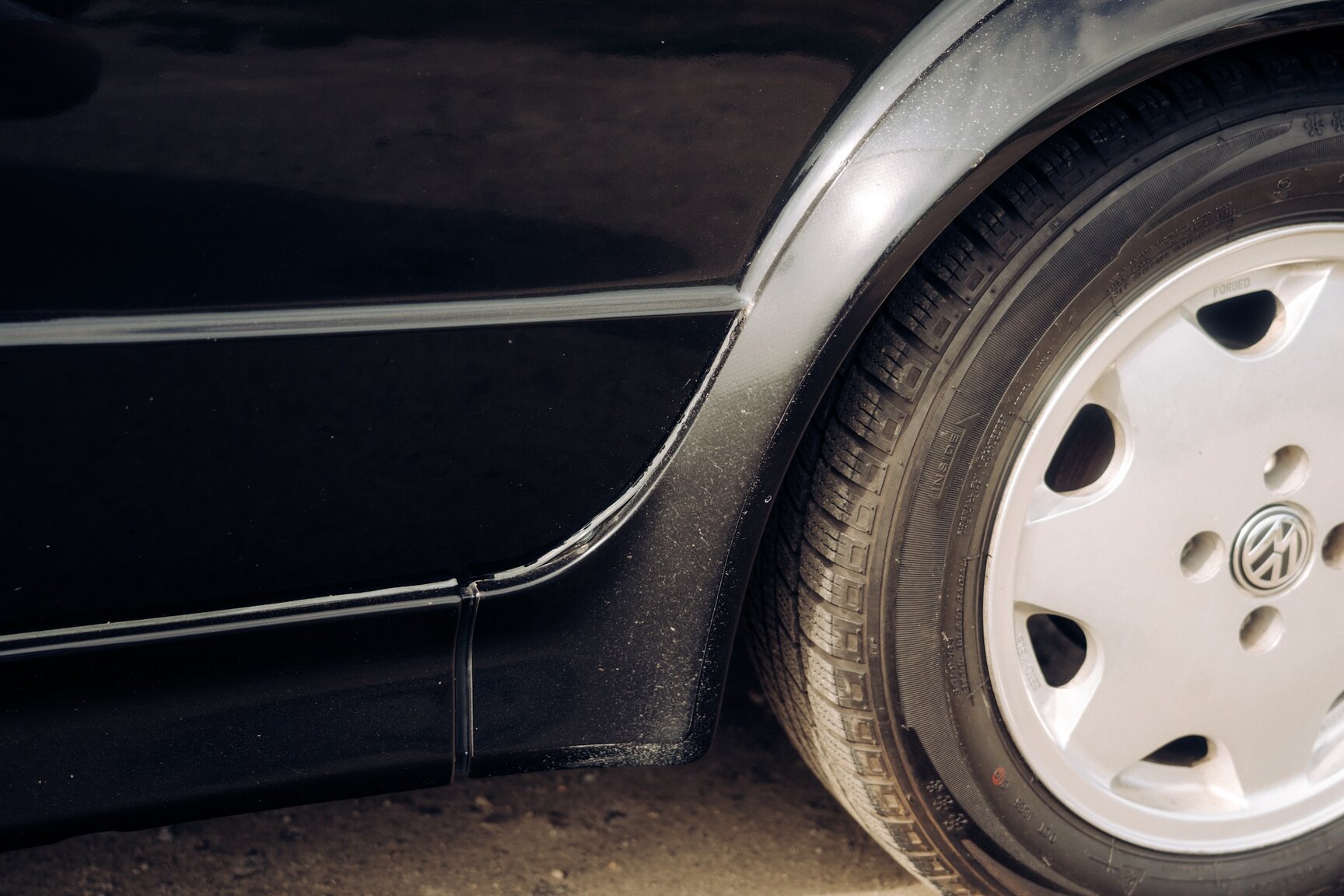 Exterior image of 1991 VW Golf Cabriolet "Etienne Aigner Edition"