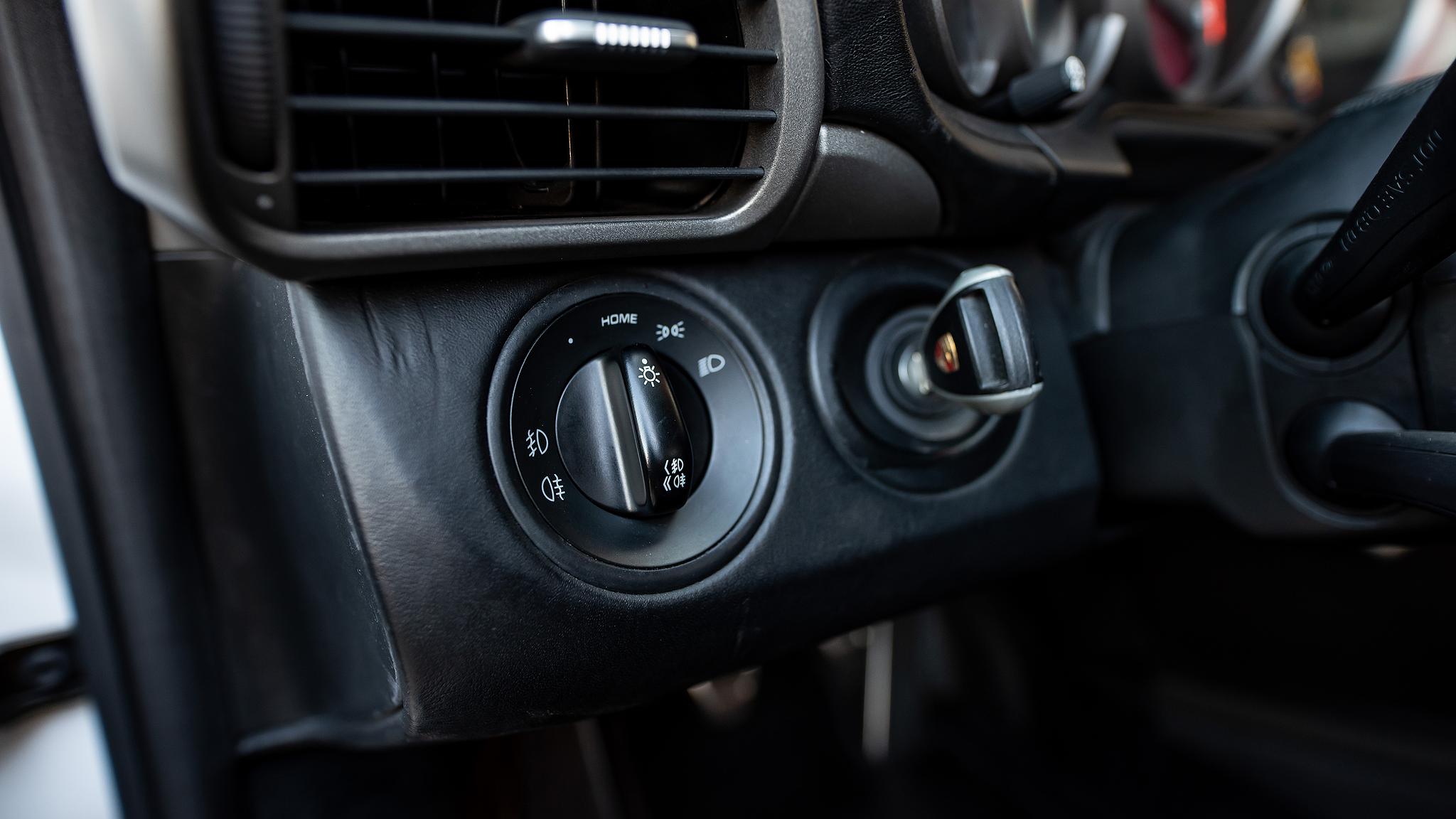 Interior image of 2007 Porsche 997 GT3 Gen 1  (25)