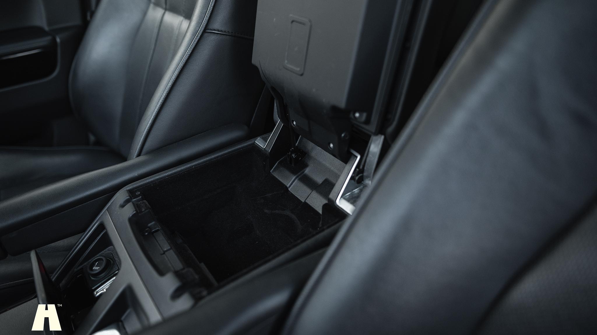 Interior image of 2012 Land Rover Range Rover Westminster TDV8 (L322)