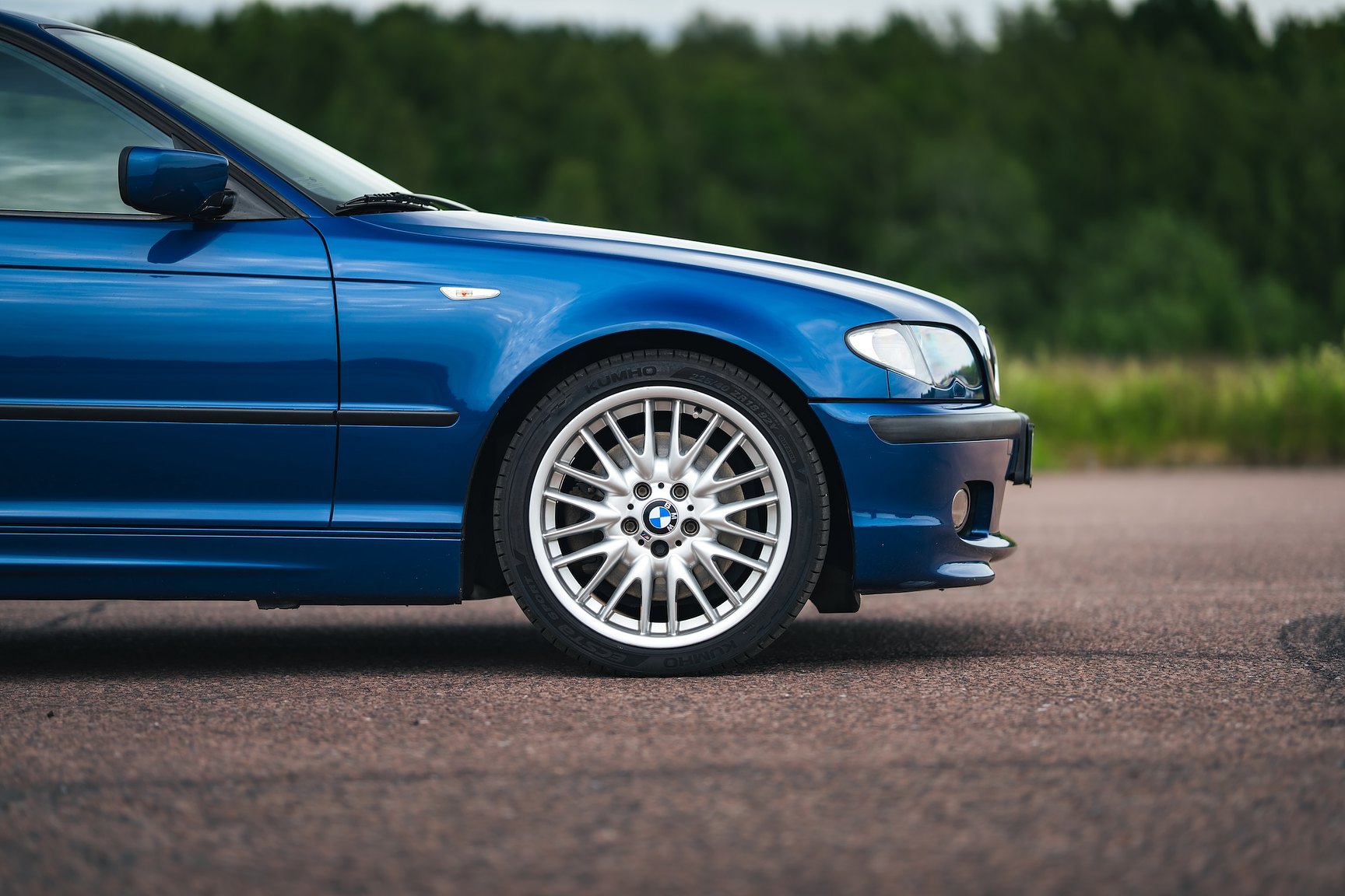Exterior image of 2003 BMW 330i