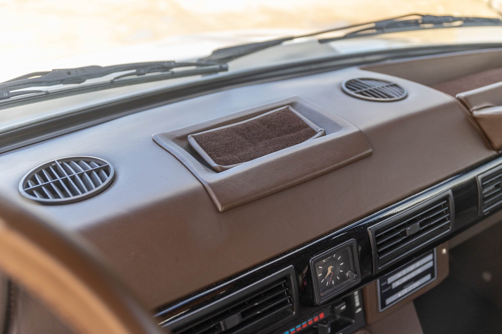 Innenraumfoto von 1991 Range Rover Restomod