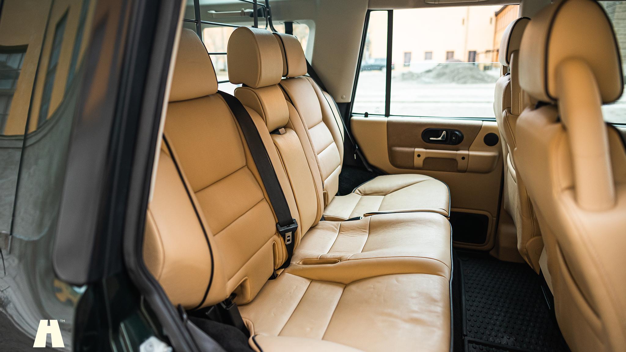 Interior image of 2003 Land Rover Discovery II, 2003