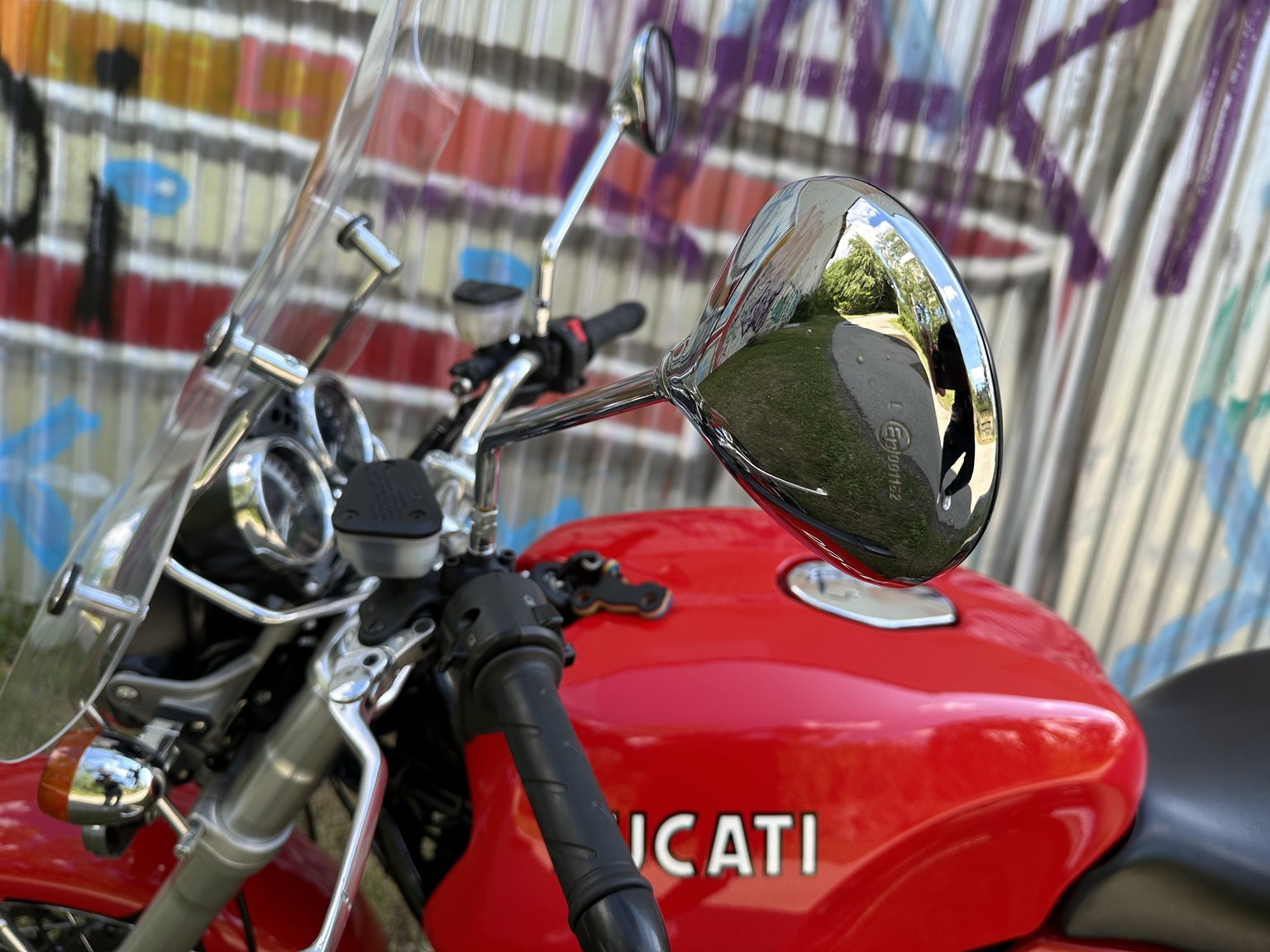Aussenfoto 2006 Ducati 1000 GT (24)