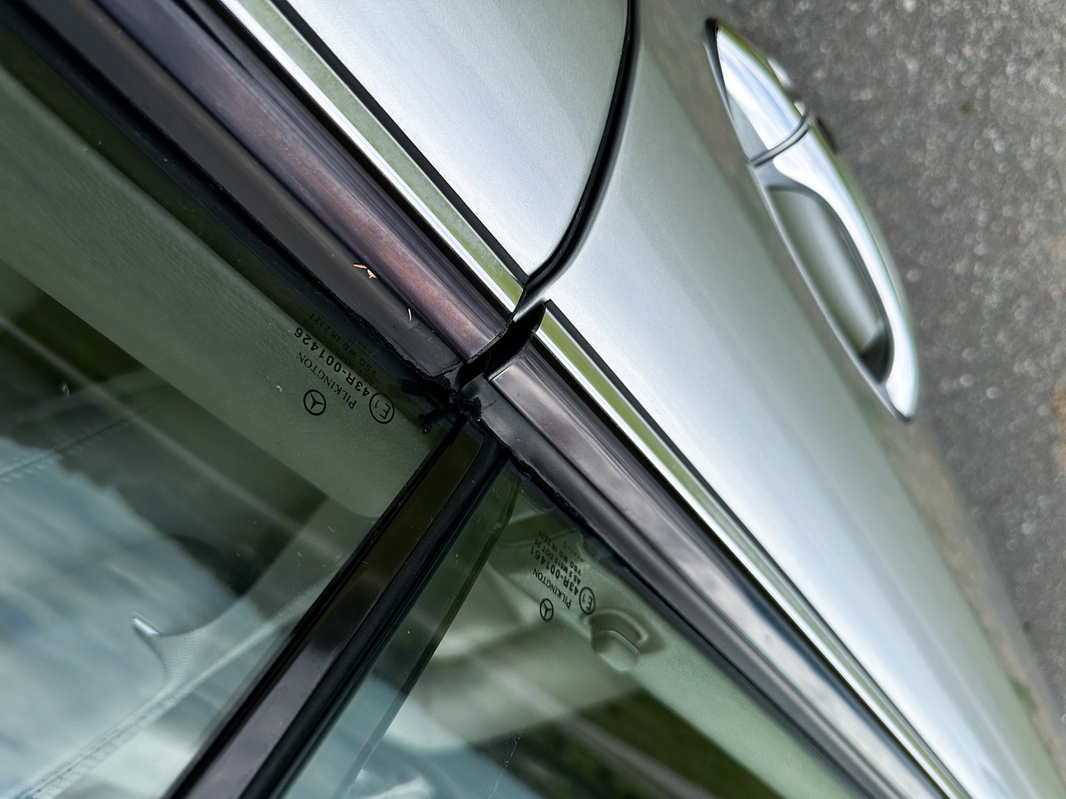Exterior image of 2000 Mercedes-Benz CL 500