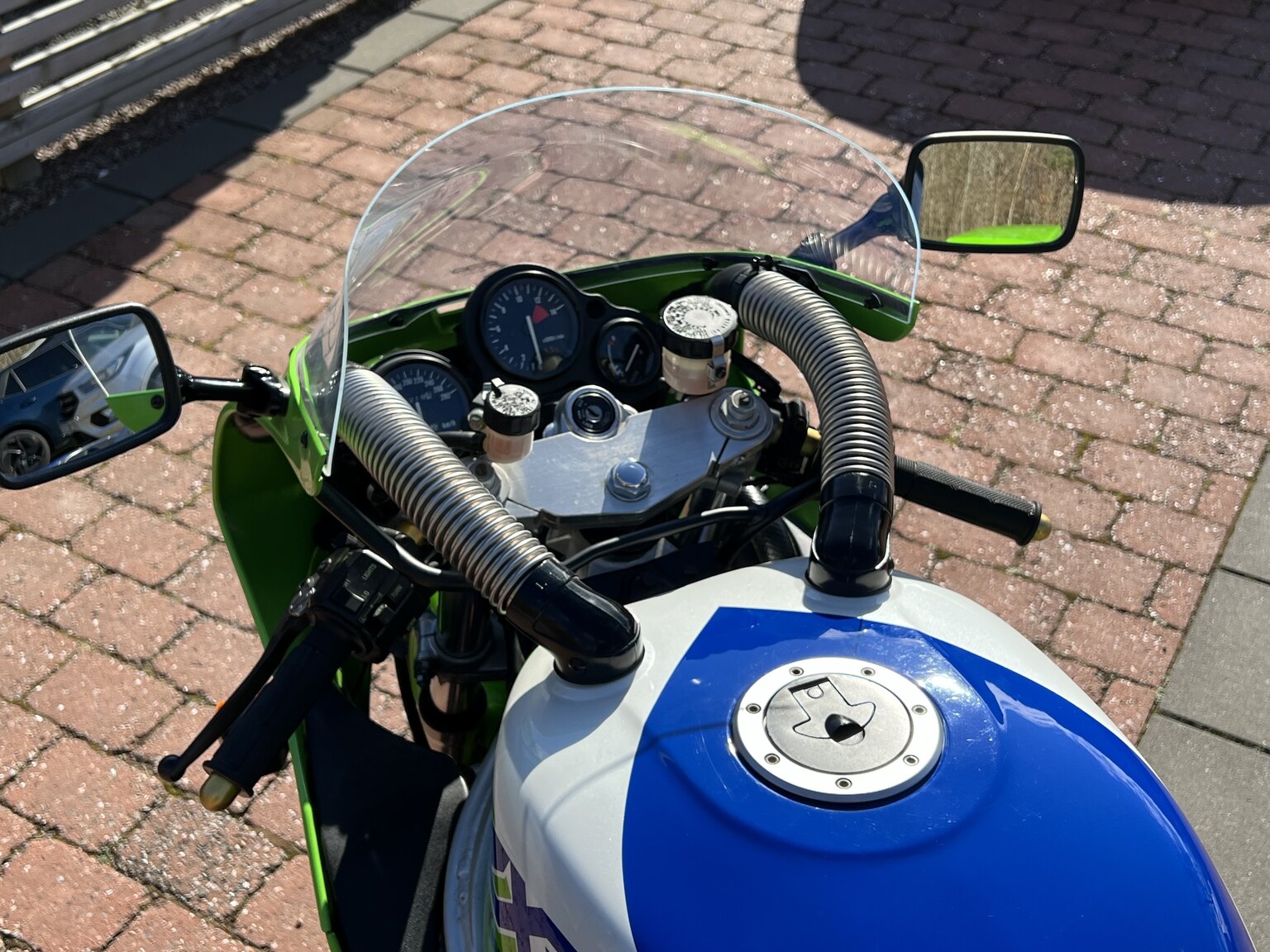 Exterior image of 1989 Kawasaki ZXR 750 H1 (44)