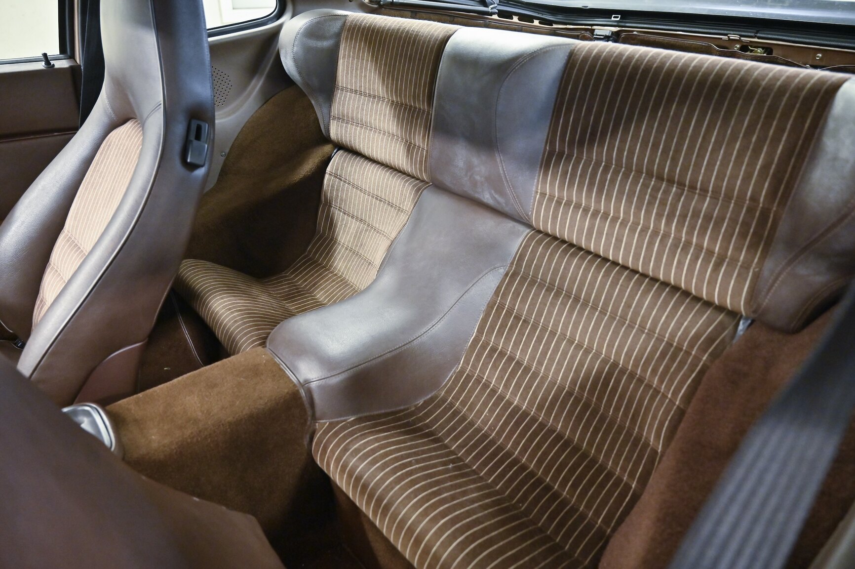 Interiörbild 1987 Porsche 944 Automat