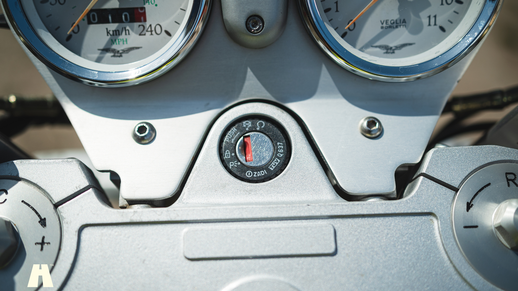 Exterior image of 2002 Moto Guzzi V11 Sport (62)