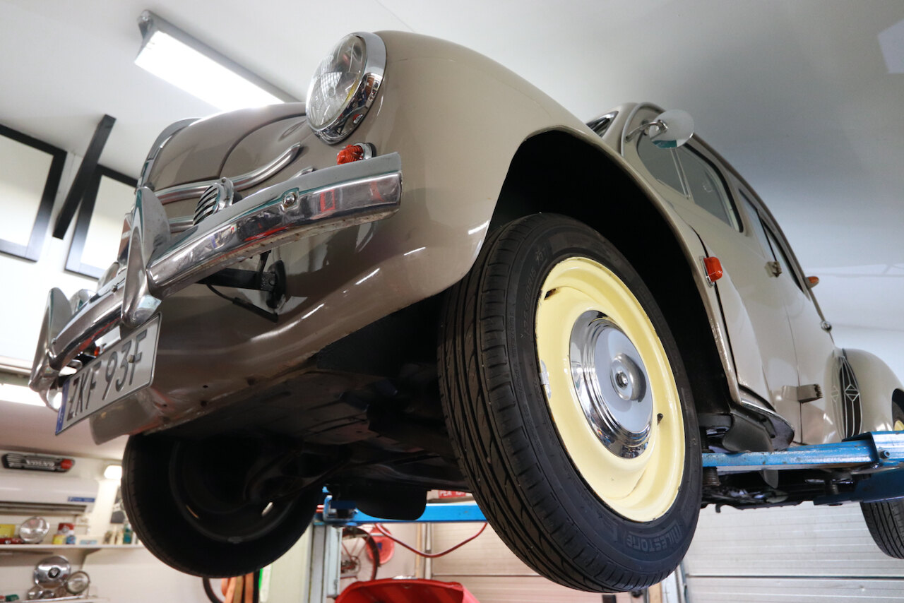 Image of 1959 Renault 4CV mechanics