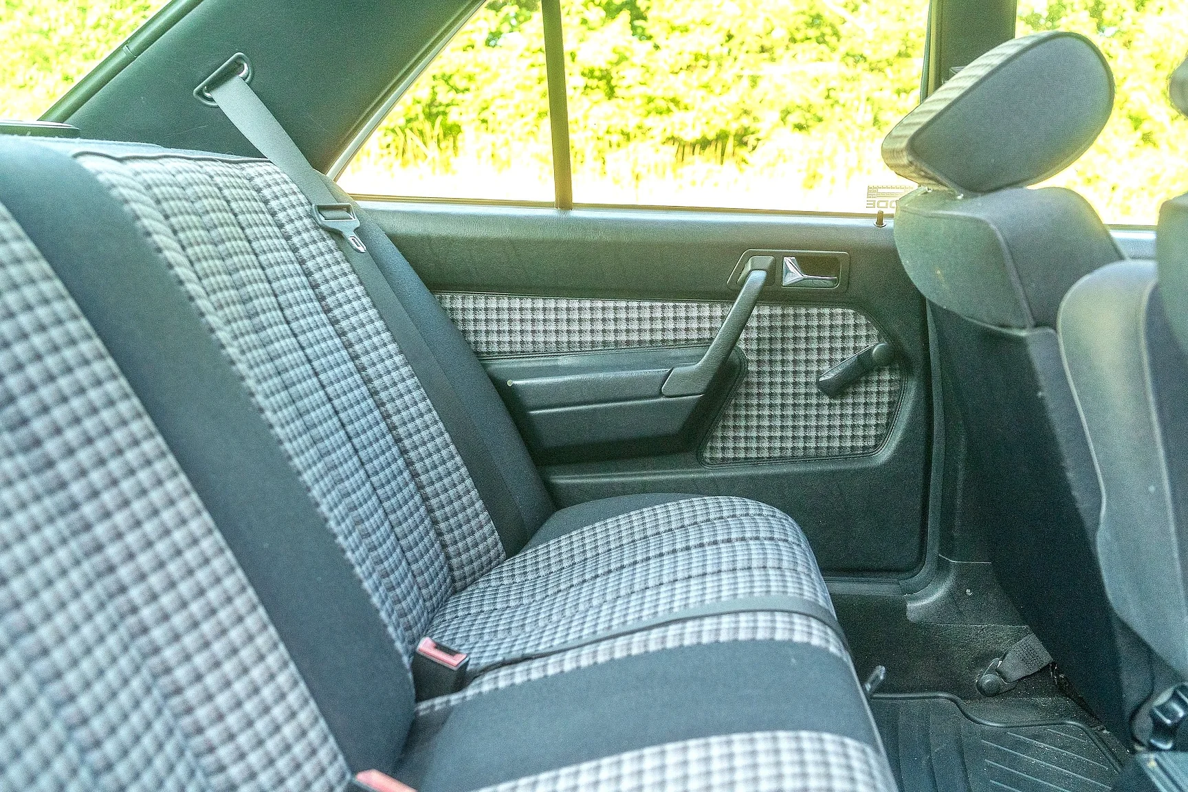 Innenraumfoto von 1992 Mercedes-Benz 190 E 1.8 - NO RESERVE (17)