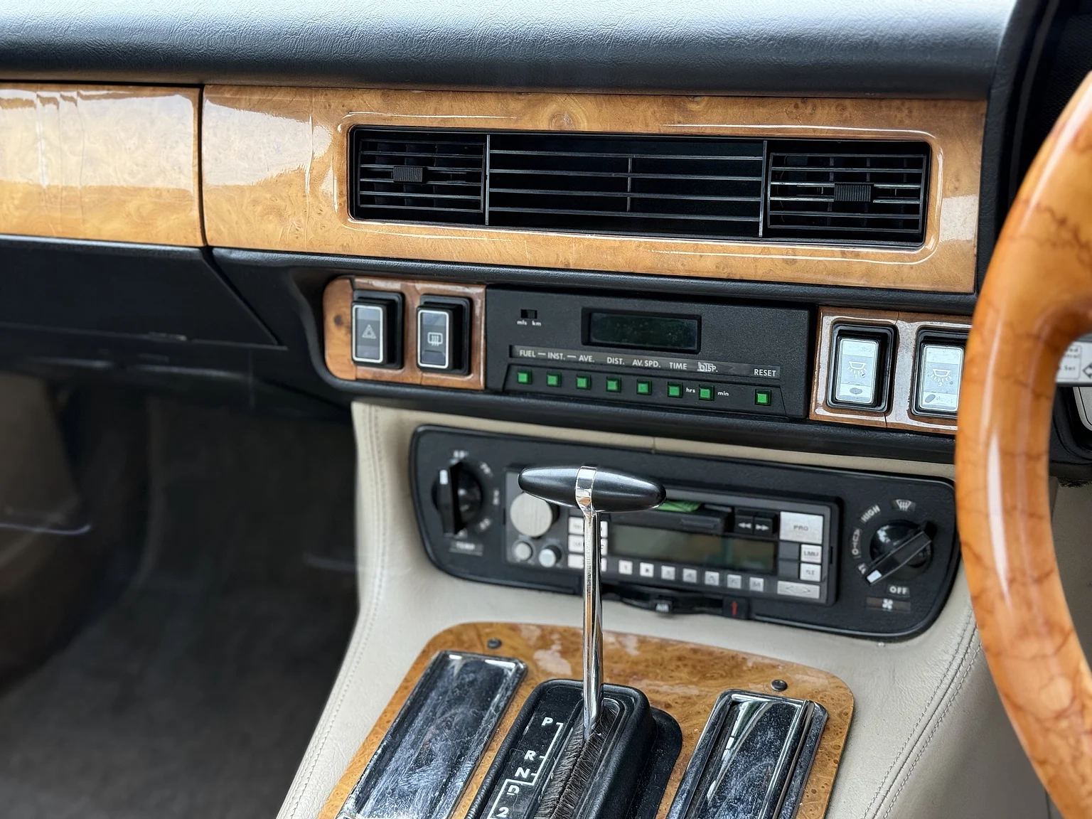 Interior image of 1985 Jaguar XJS HE (9)