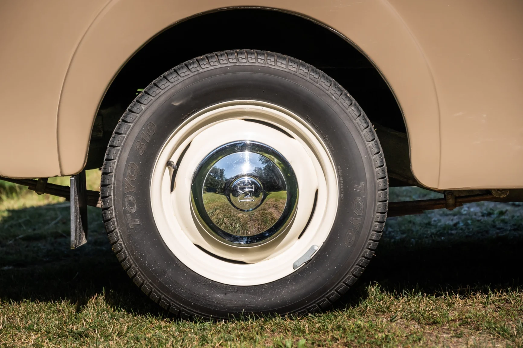 Exterior image of 1971 Morris Minor 1000 (52)