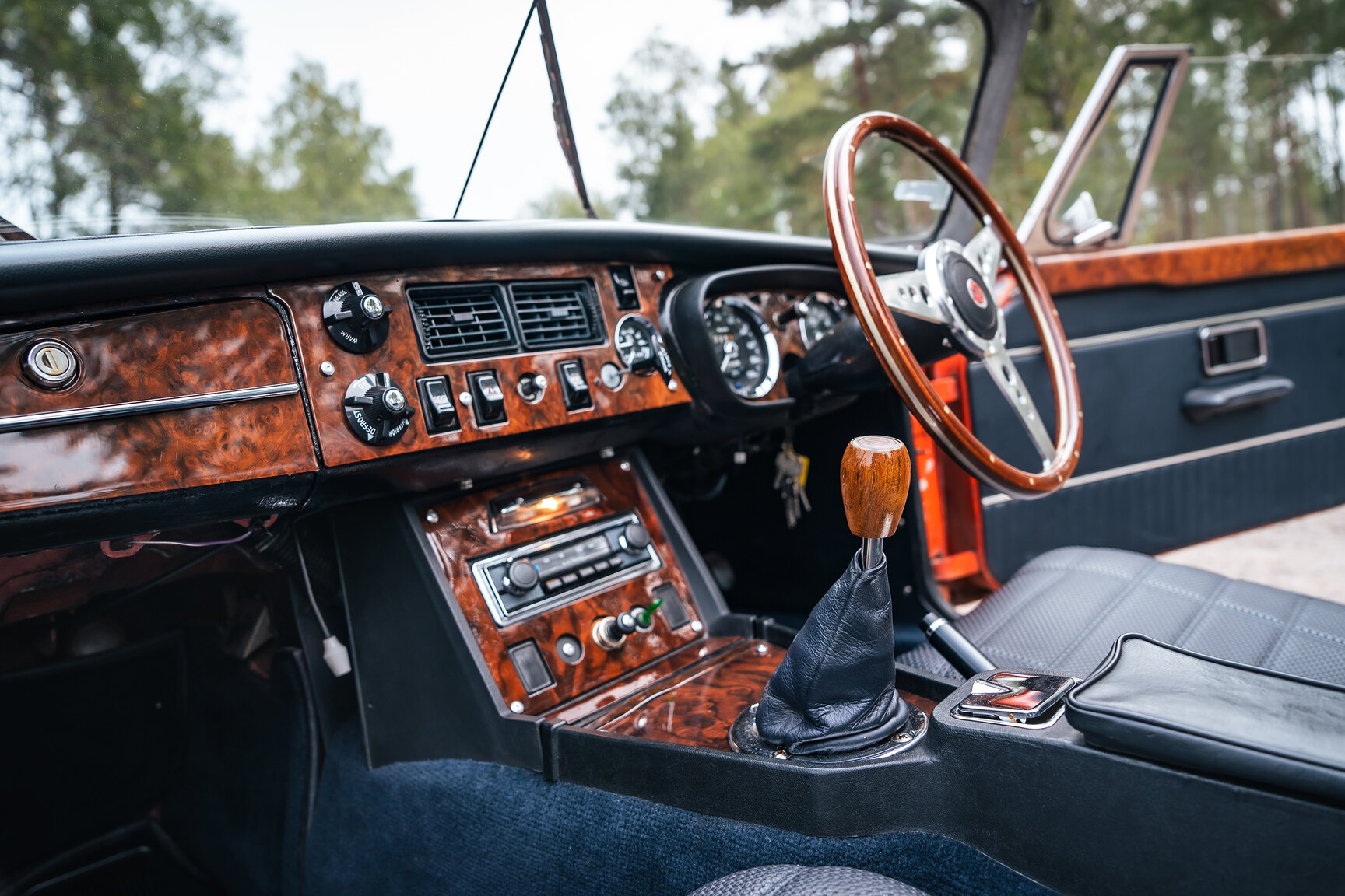 Innenraumfoto von 1973 MG MGB Roadster (30)