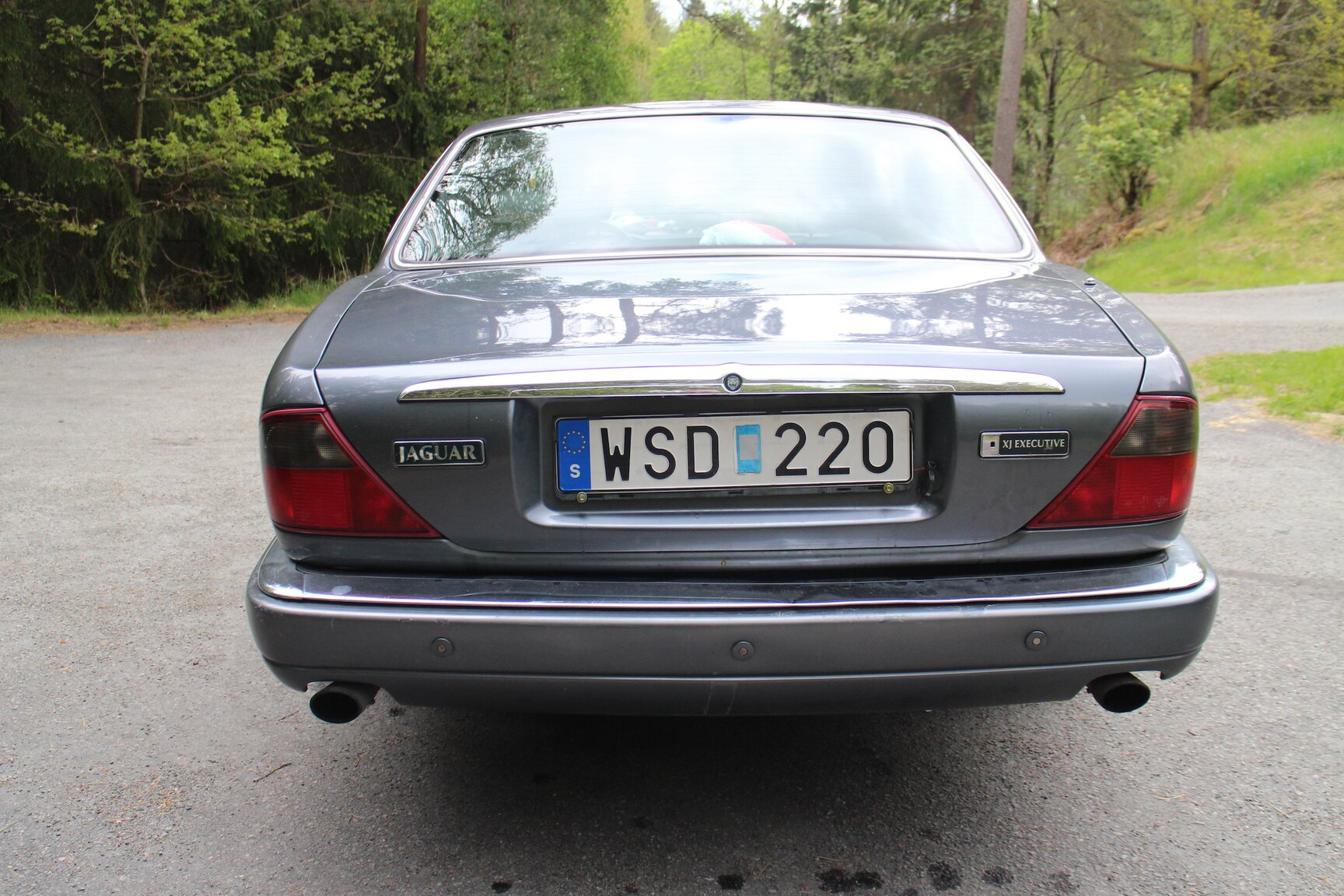 Exterior image of 1997 Jaguar XJ6 3.2