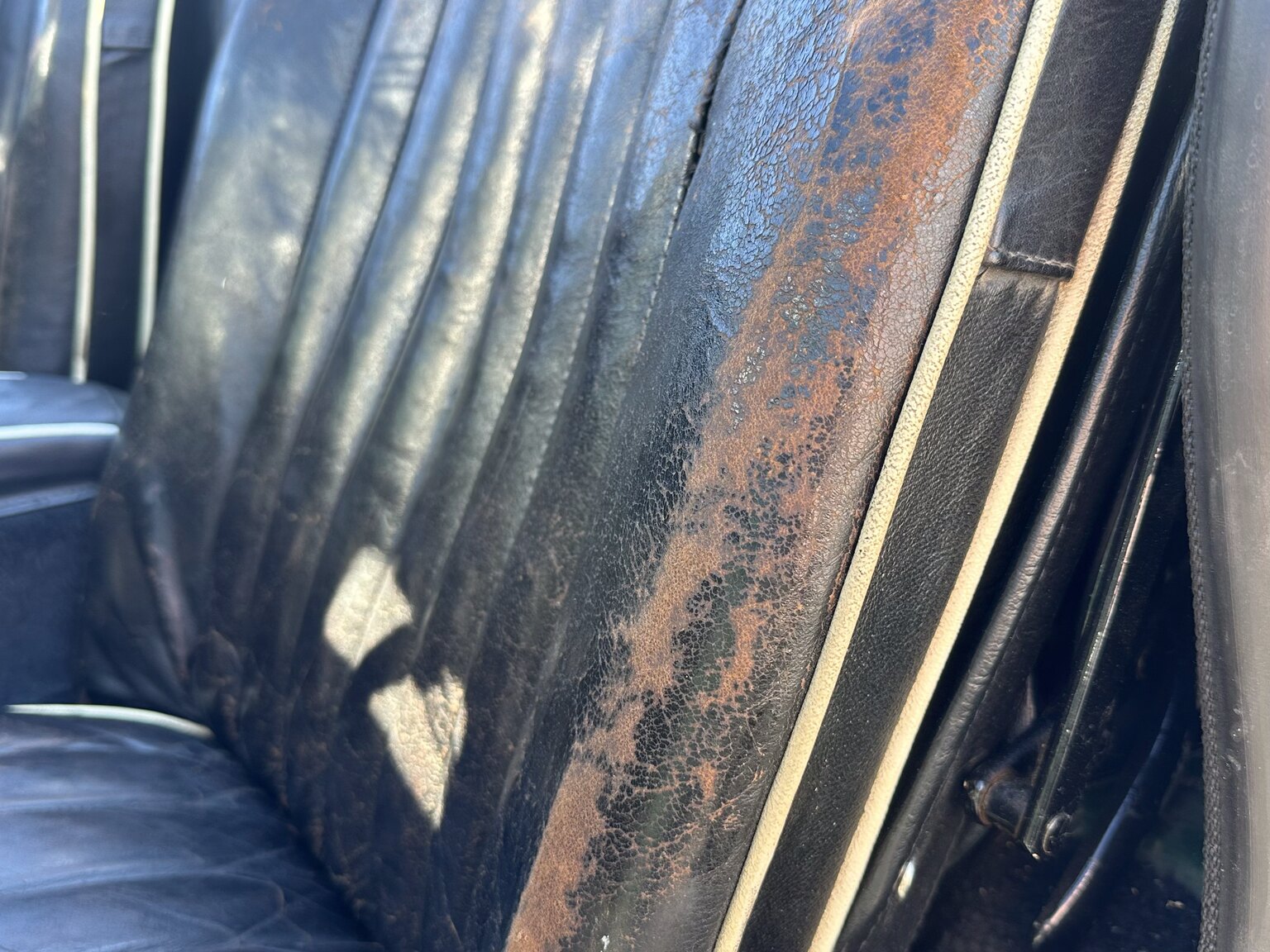 Interior image of 1957 MGA Roadster (17)