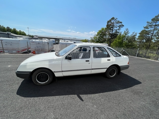 Exterior image of 1983 Ford Sierra