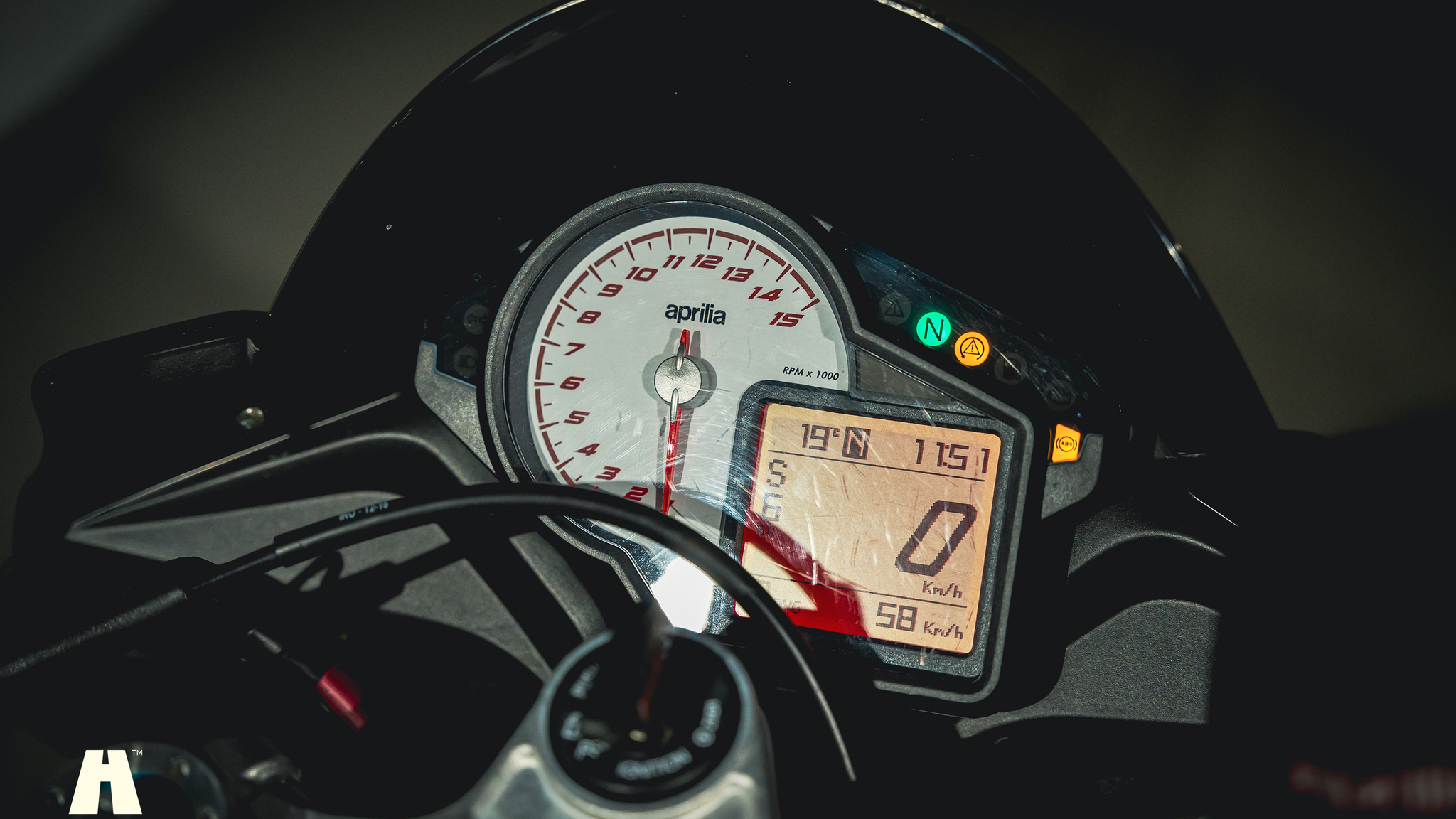 Exterior image of 2016 Aprilia Tuono V4 Factory