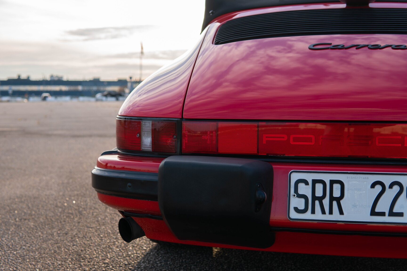 Exteriörbild på 1987 Porsche 911 Carrera Cab 3.2