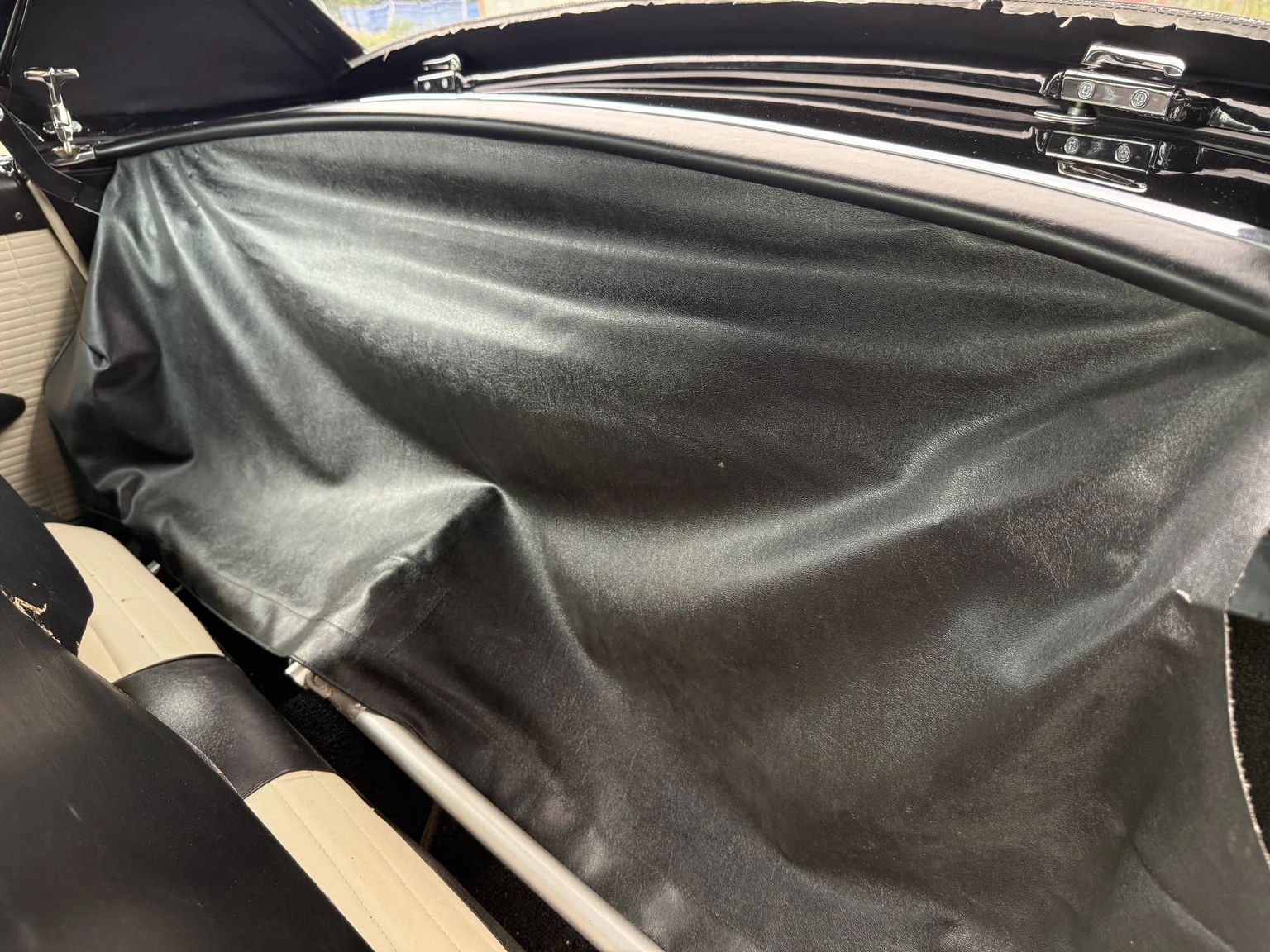 Innenraumfoto von 1957 Ford Thunderbird (31)