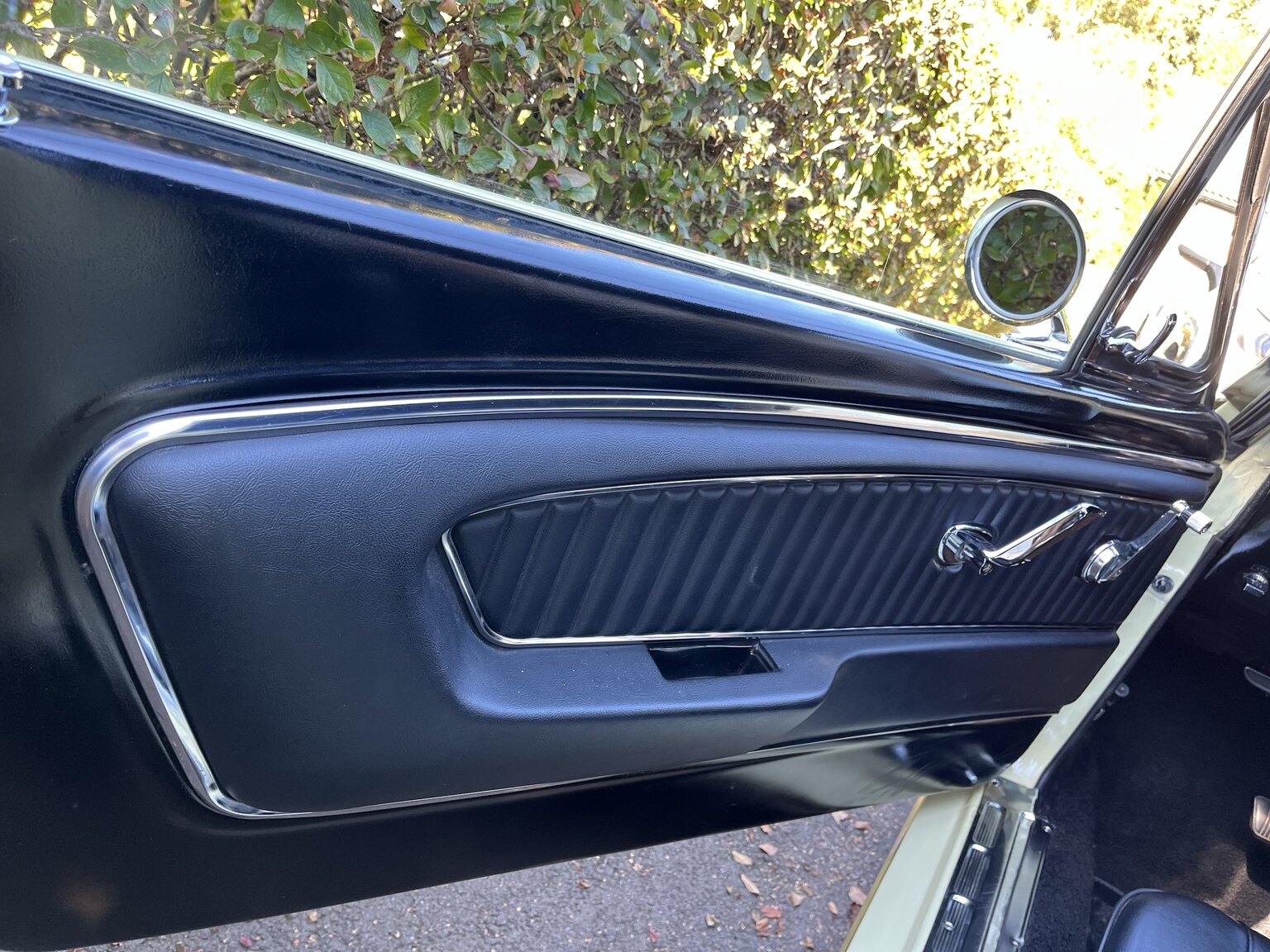Interiörbild 1966 Ford Mustang Cabriolet 289cui
