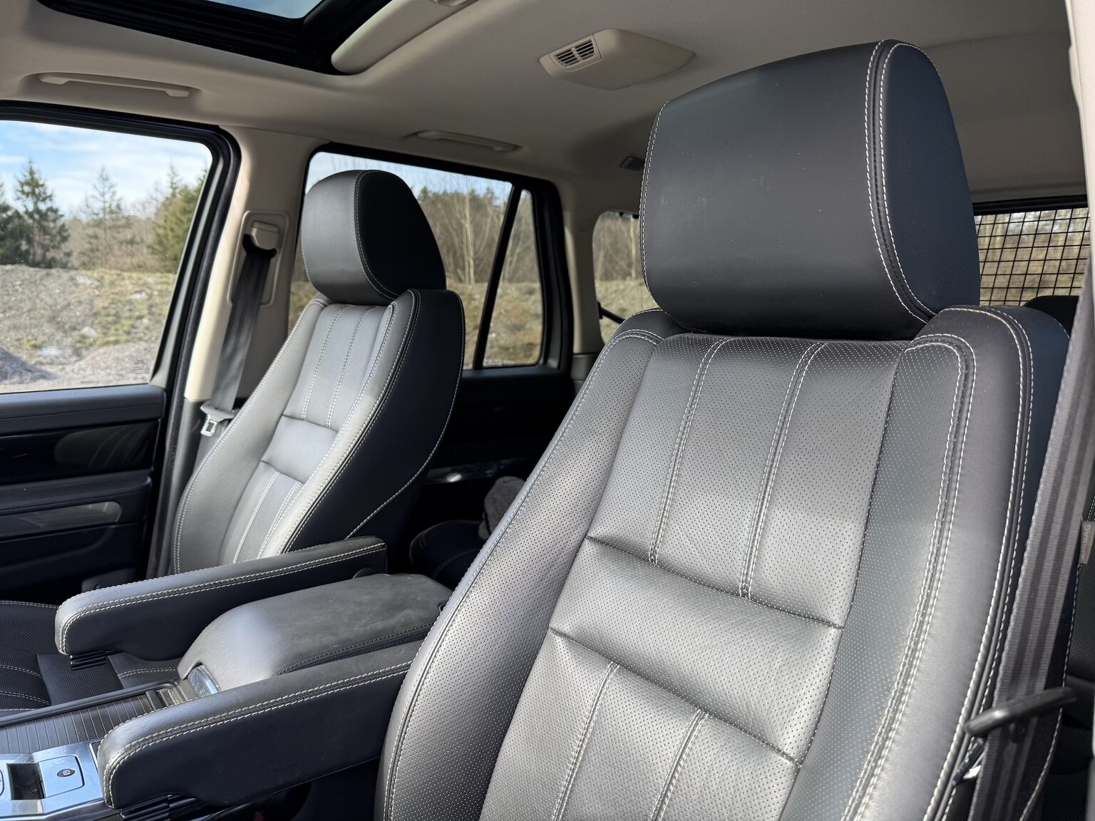Interiörbild 2012 Land Rover Range Rover Sport V8