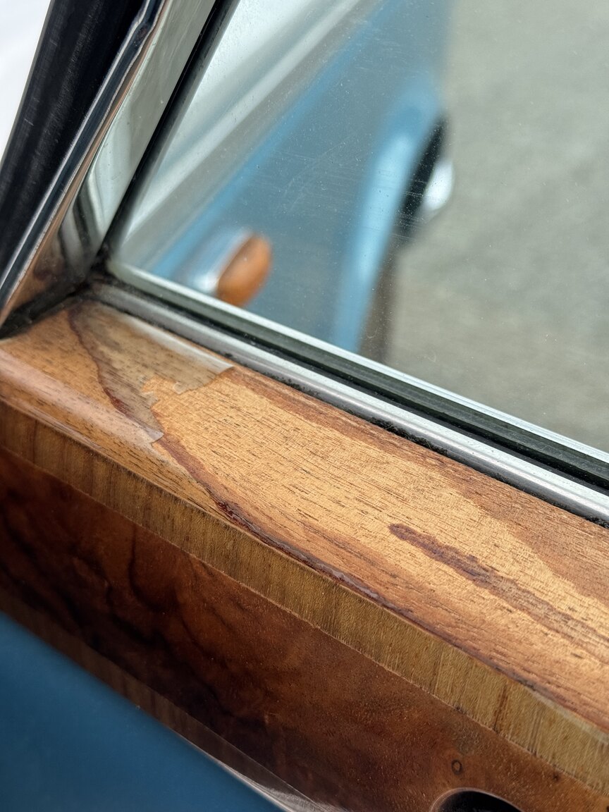 Interior image of 1976 Rolls-Royce Silver Shadow