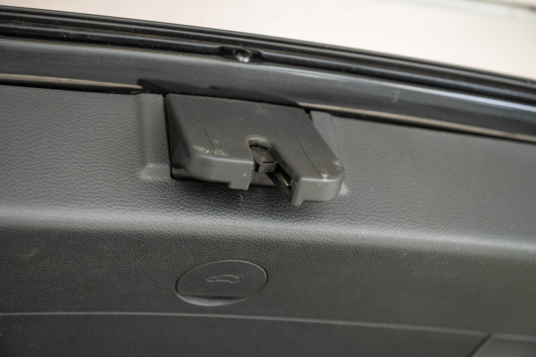 Interior image of 2006 Volkswagen Golf R32