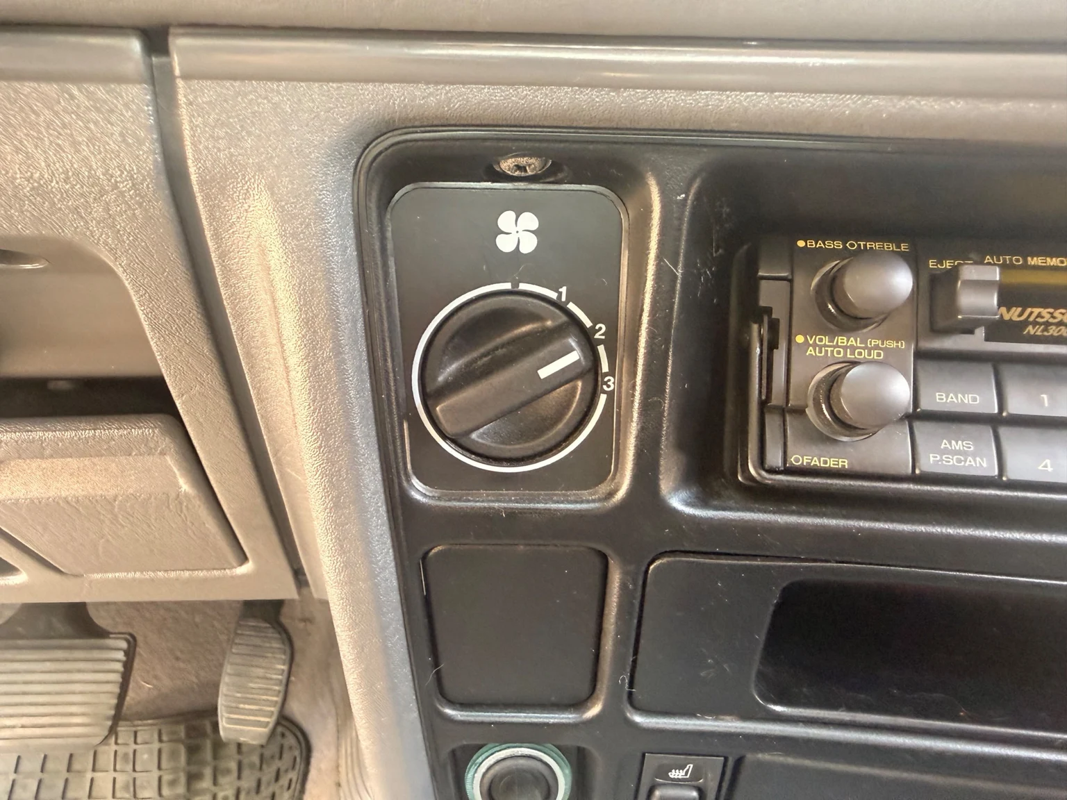Interior image of 1988 Ford Sierra 5-dörrar (12)