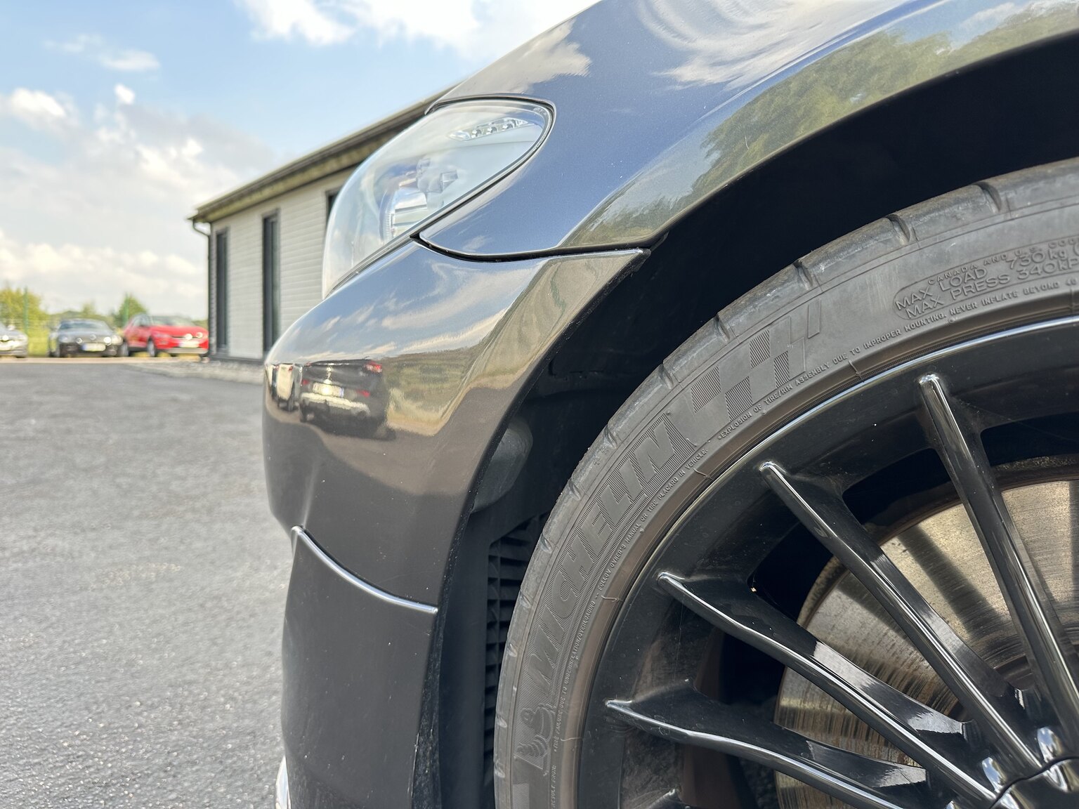 Exterior image of 2011 ALPINA B5 Bi-Turbo Touring Switch-Tronic