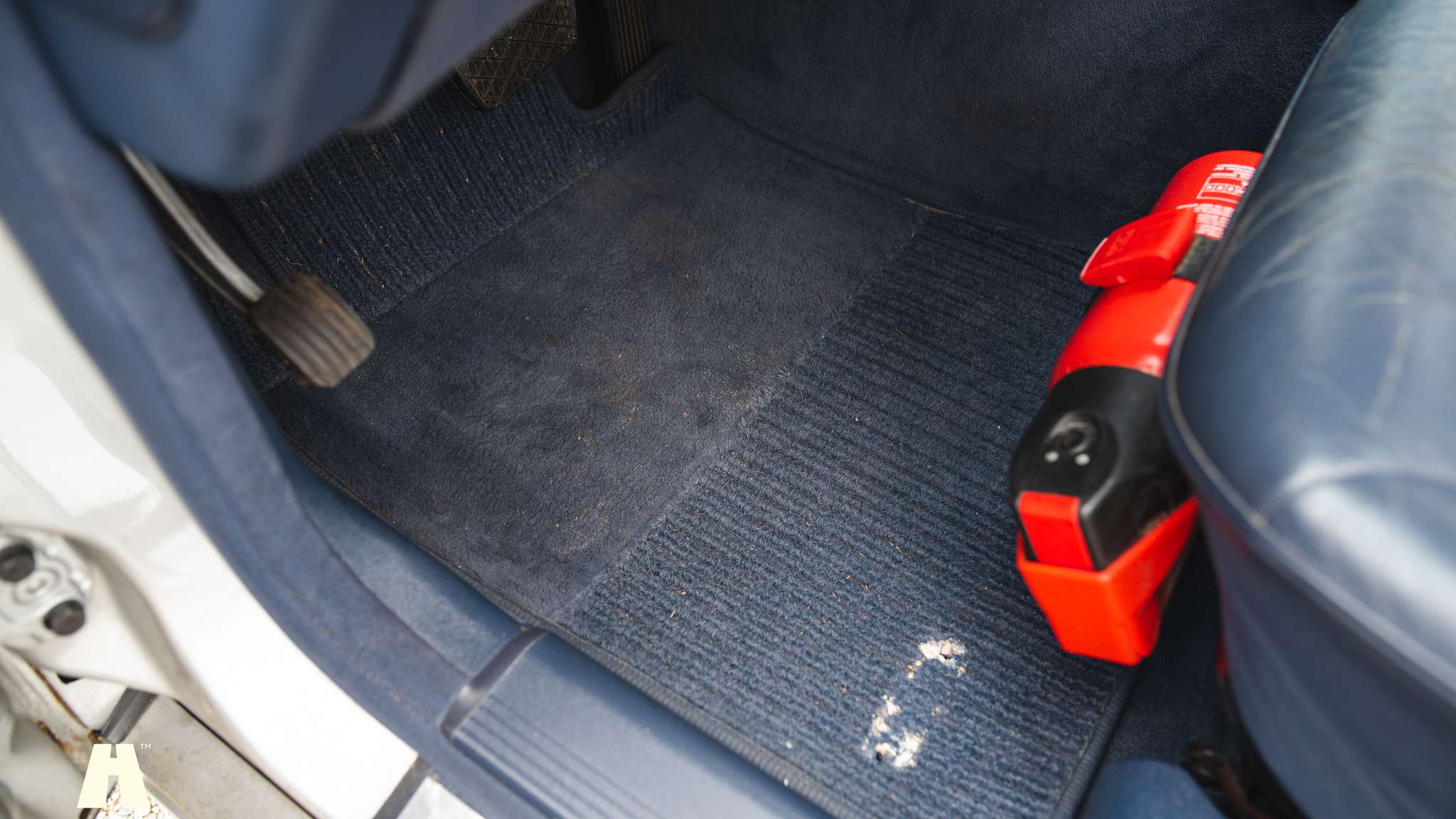 Interior image of 2000 Mercedes E430