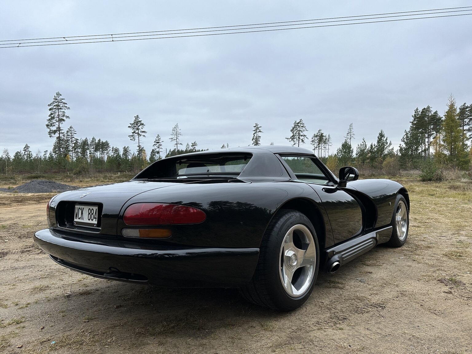 Exterior image of 1994 Chrysler Viper RT/10 (11)