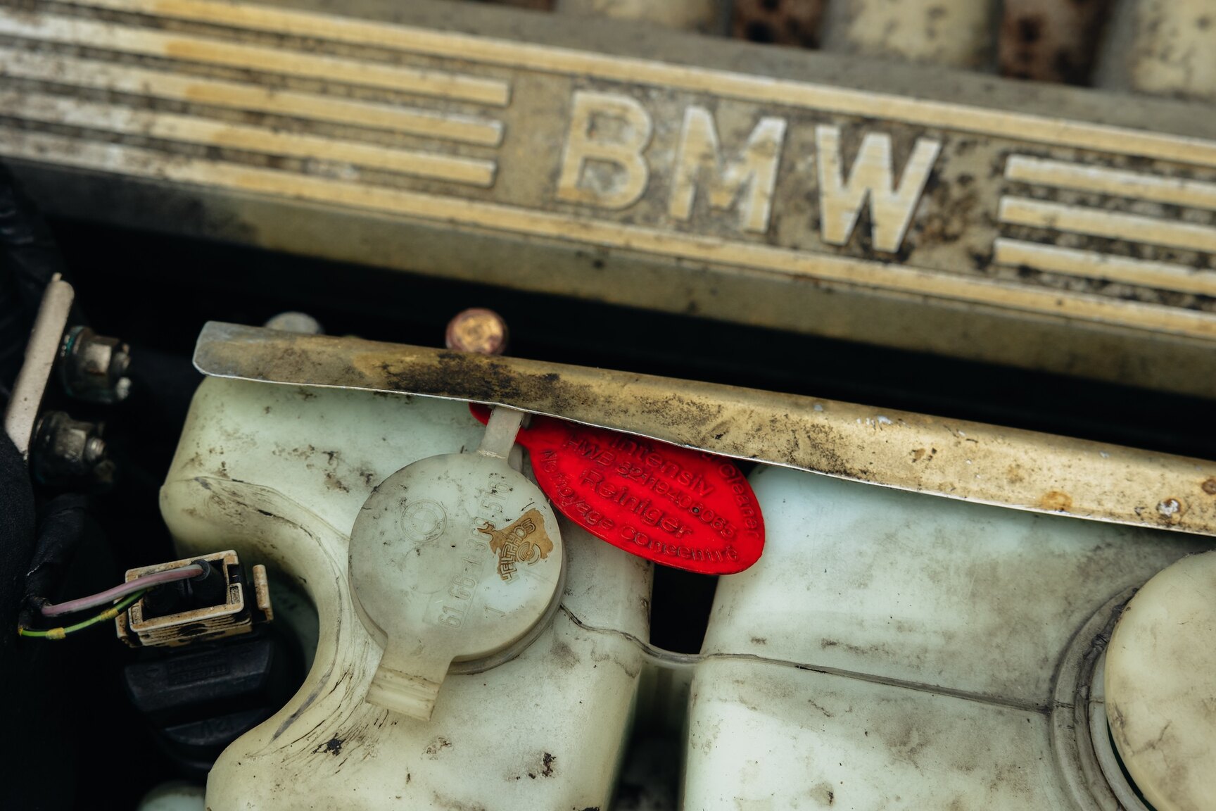 Image of 1990 BMW 750iL (13) mechanics