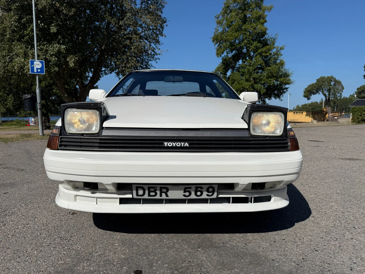 Exterior image of 1988 Toyota Celica Cabriolet (32)