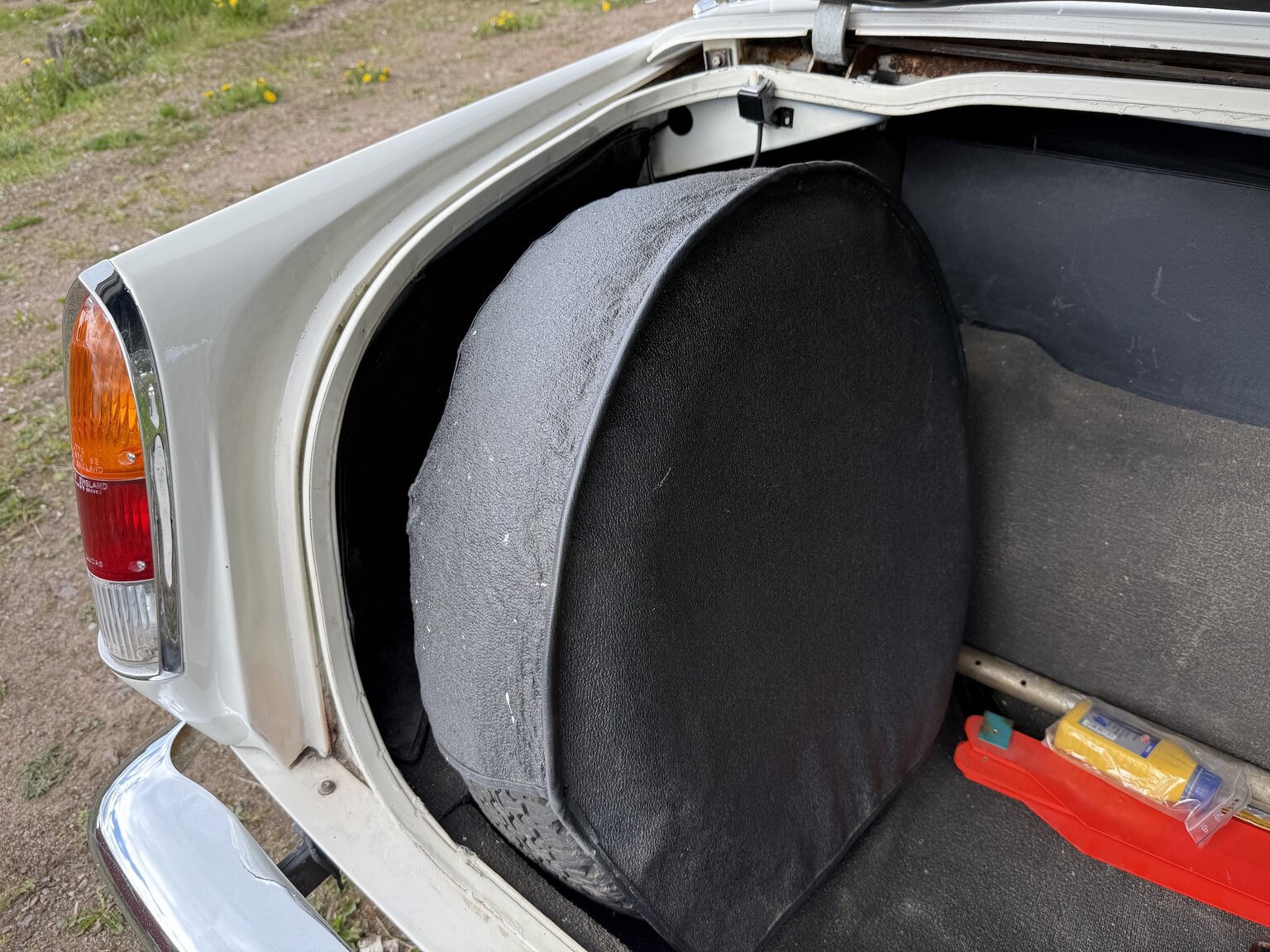 Interior image of 1967 Rover 2000 TC 2.0 OHC