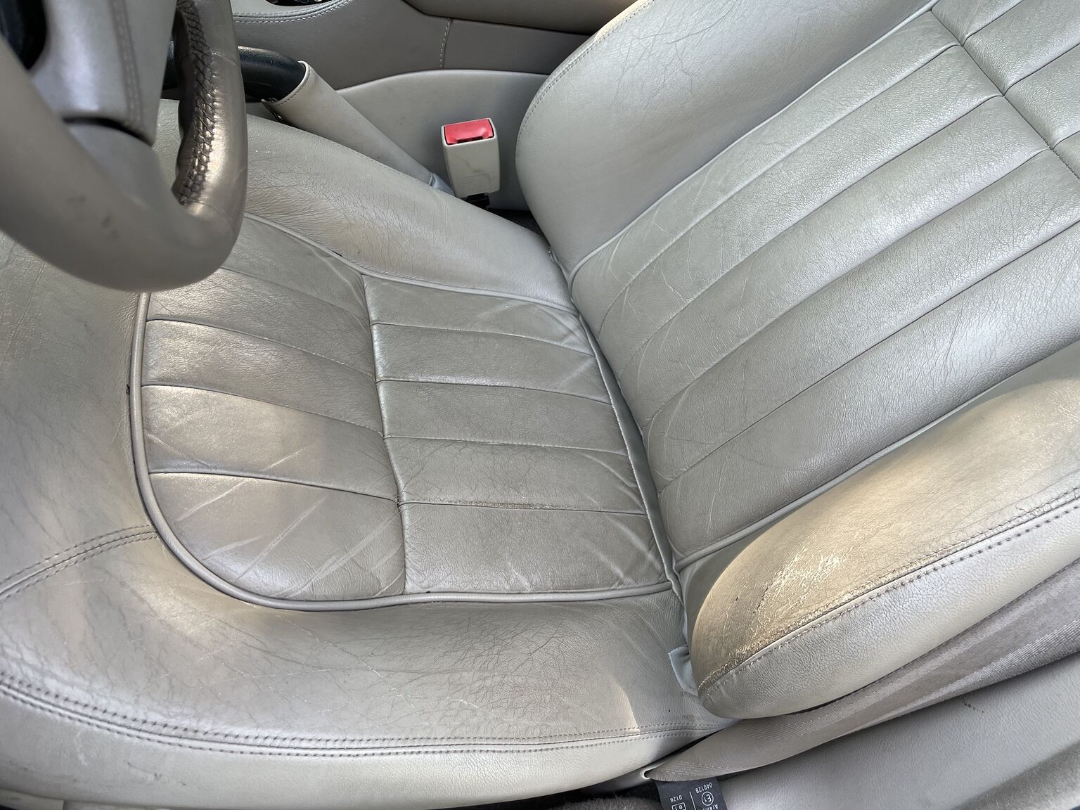 Innenraumfoto von 1998 Jaguar XJ8 Sovereign (19)