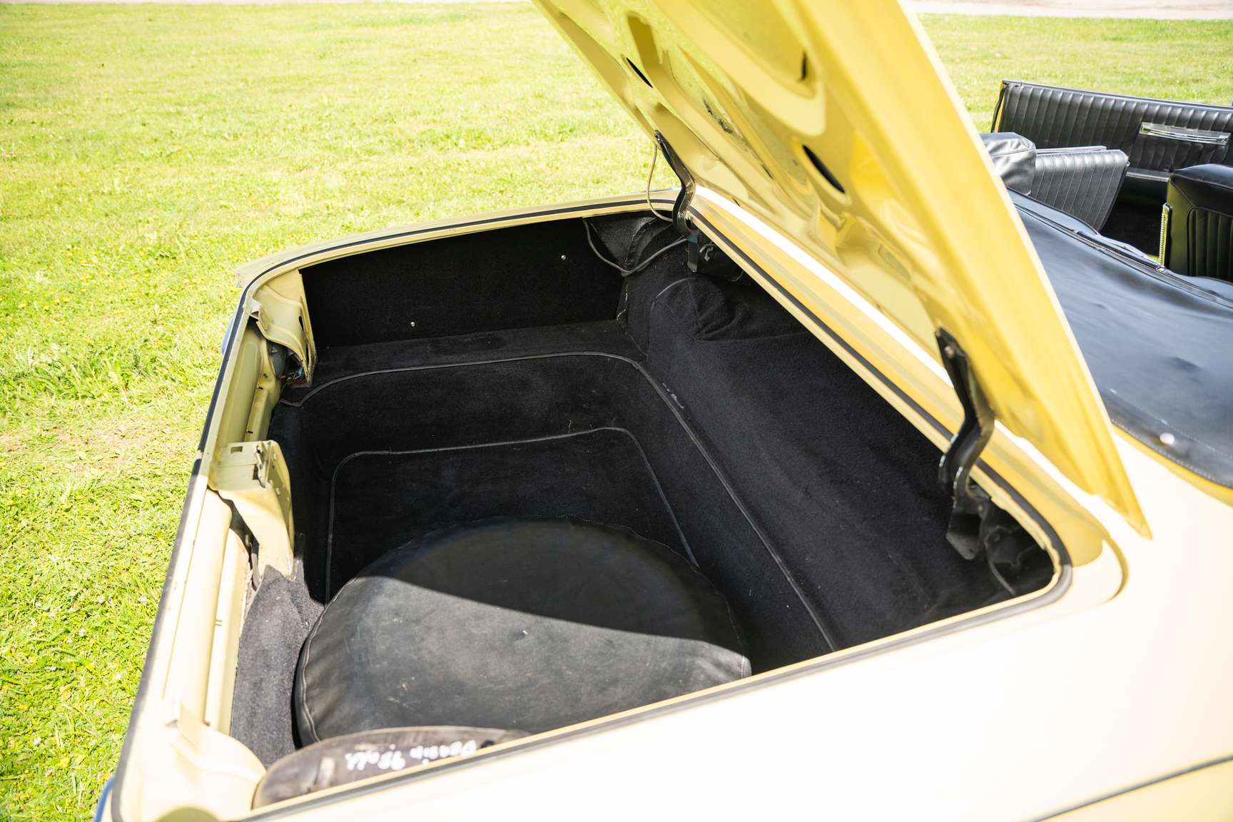 Innenraumfoto von 1961 Buick Electra 225 cab